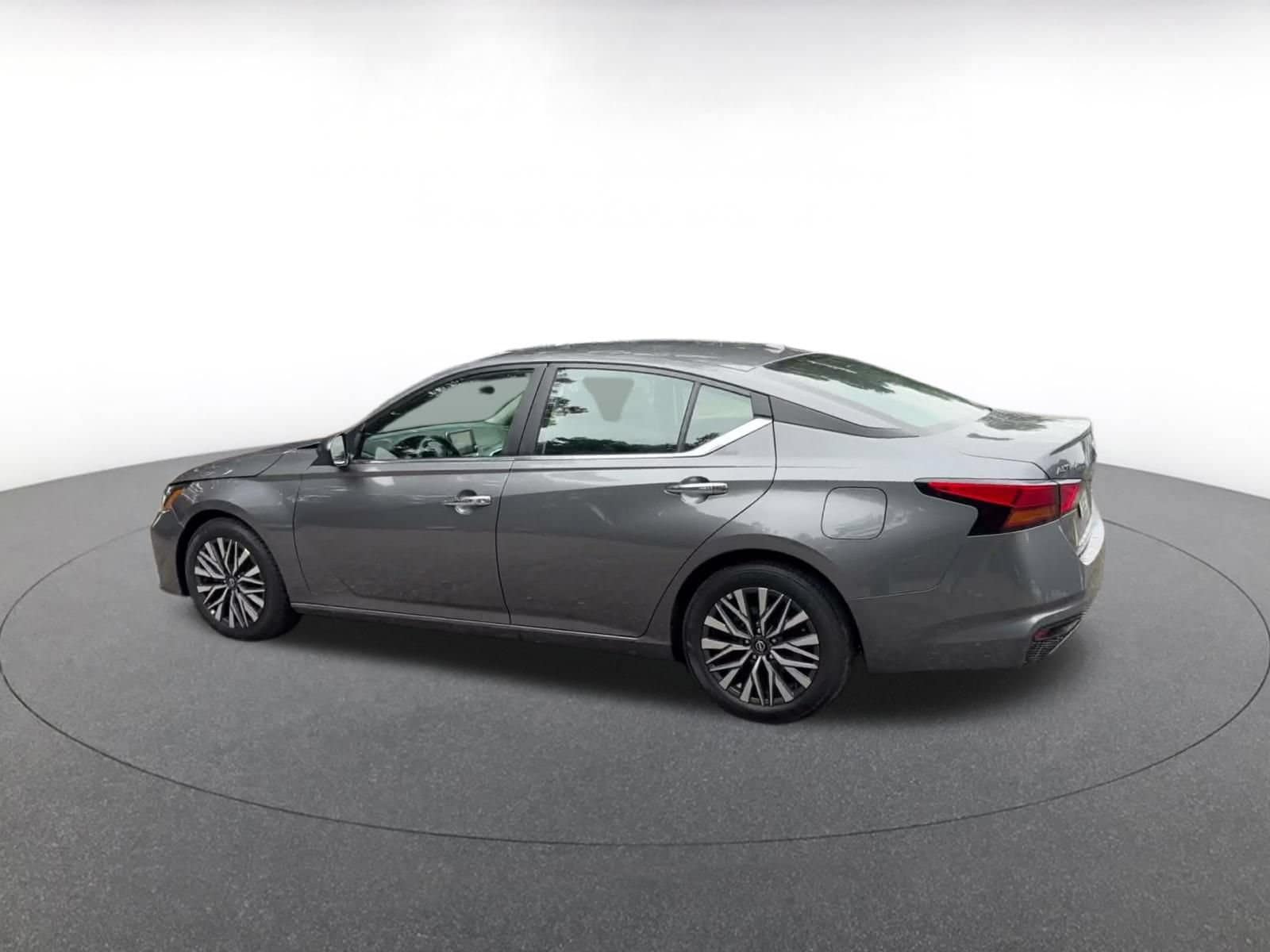 Thumbnail: 2025 Nissan Altima - 8