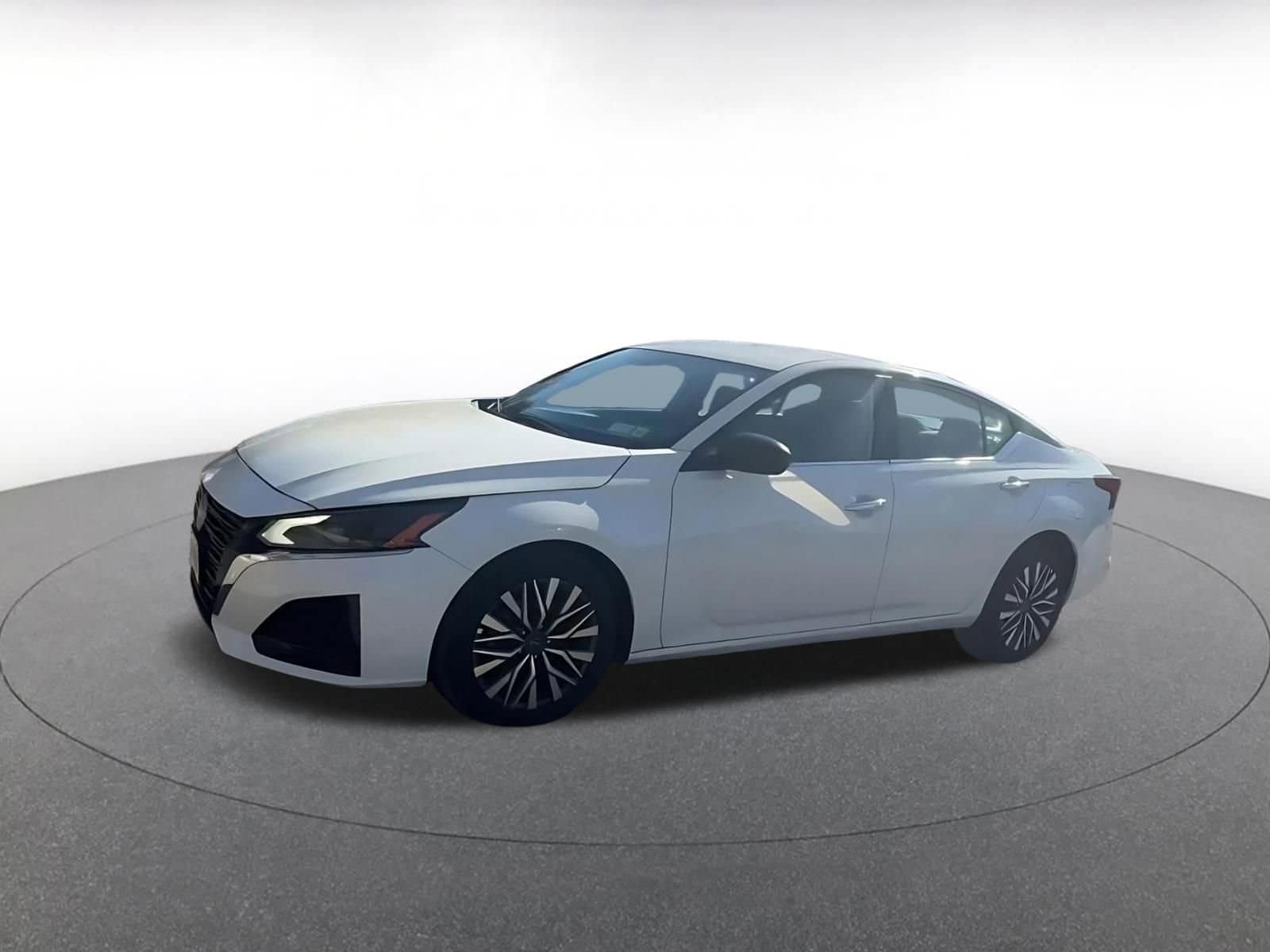 Thumbnail: 2025 Nissan Altima - 8