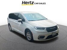 2023 Chrysler Pacifica Touring L -
                  Smithtown, NY