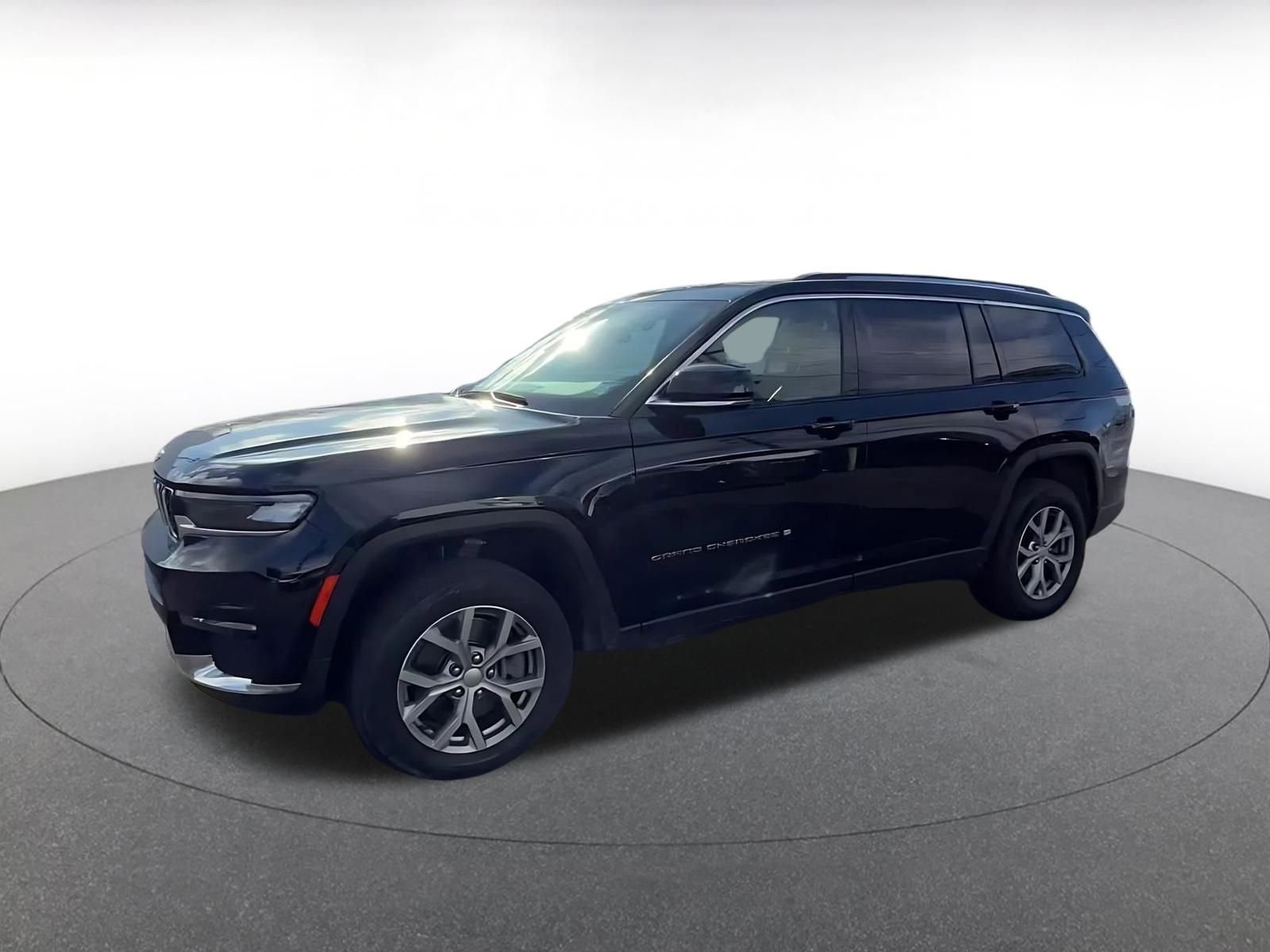 Thumbnail: 2023 Jeep Grand Cherokee - 8