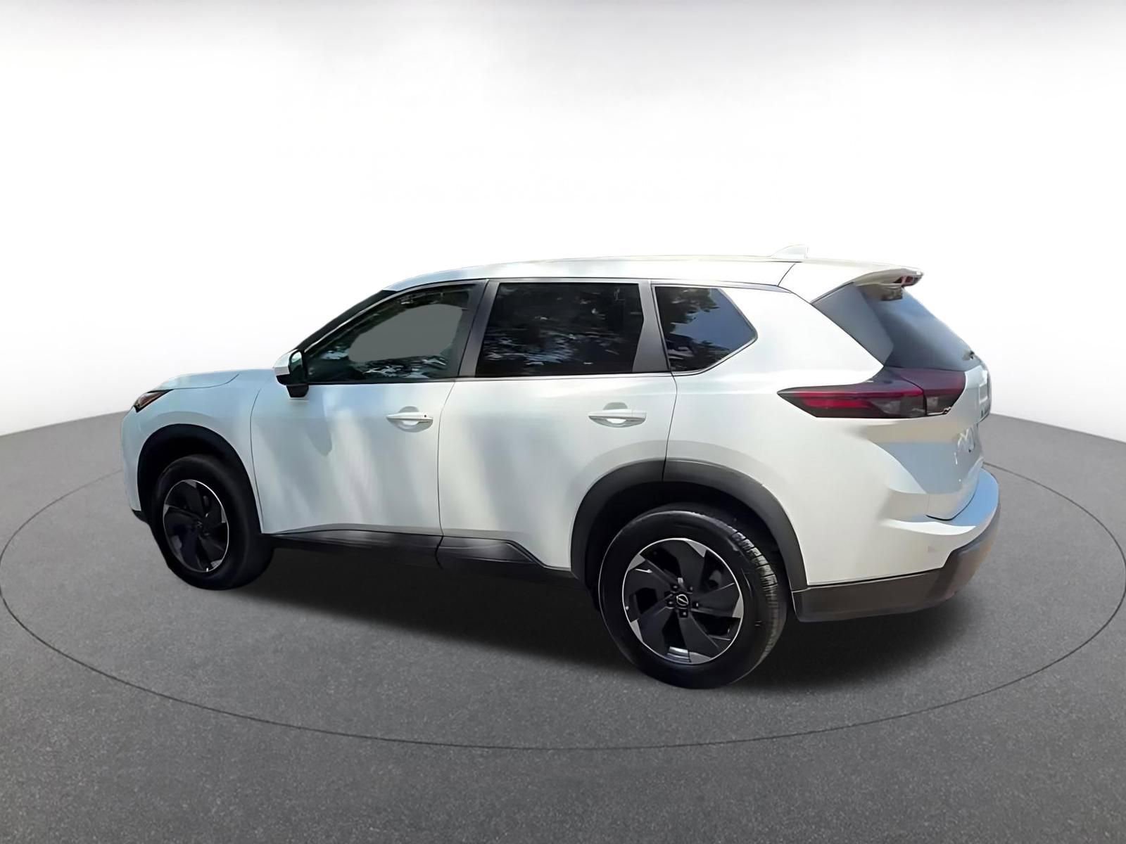 Thumbnail: 2025 Nissan Rogue - 10