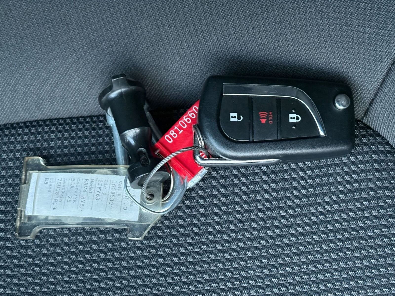 Thumbnail: 2025 Toyota RAV4 - 21