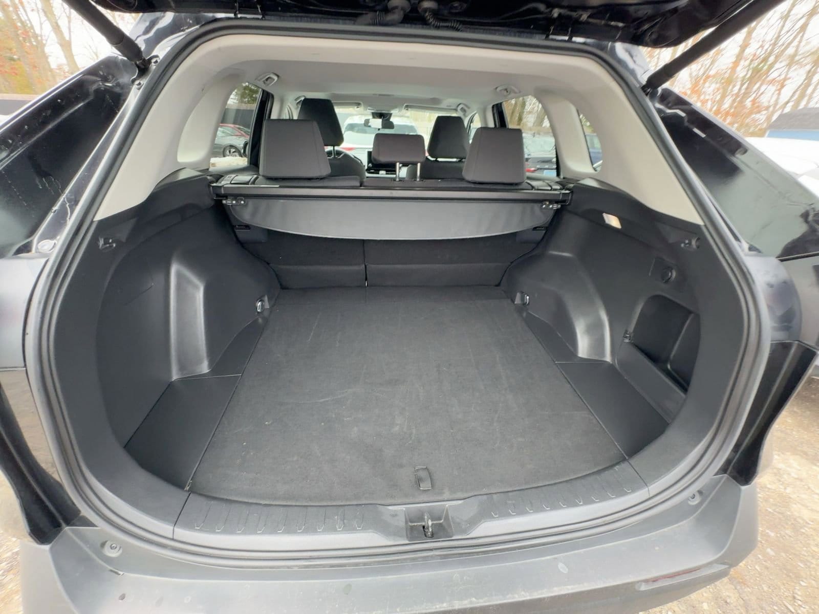 Thumbnail: 2025 Toyota RAV4 - 9