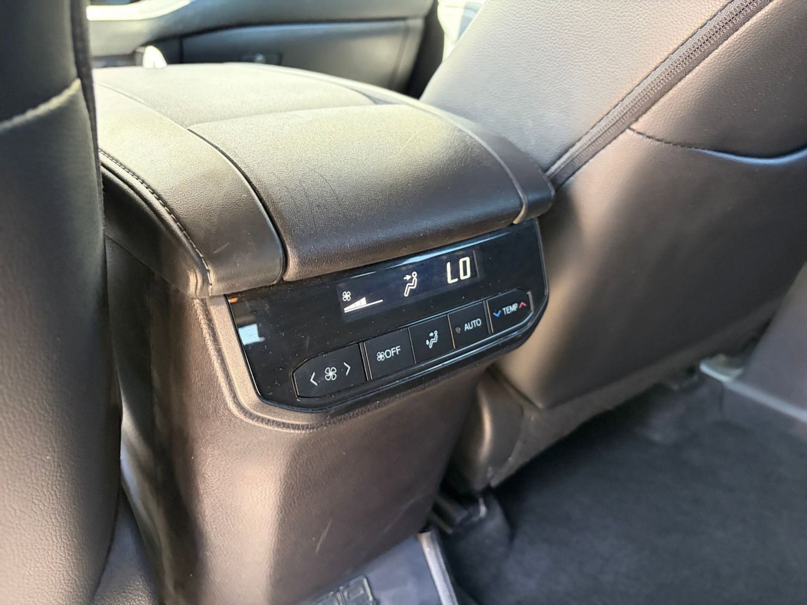 Thumbnail: 2025 Toyota Highlander - 24