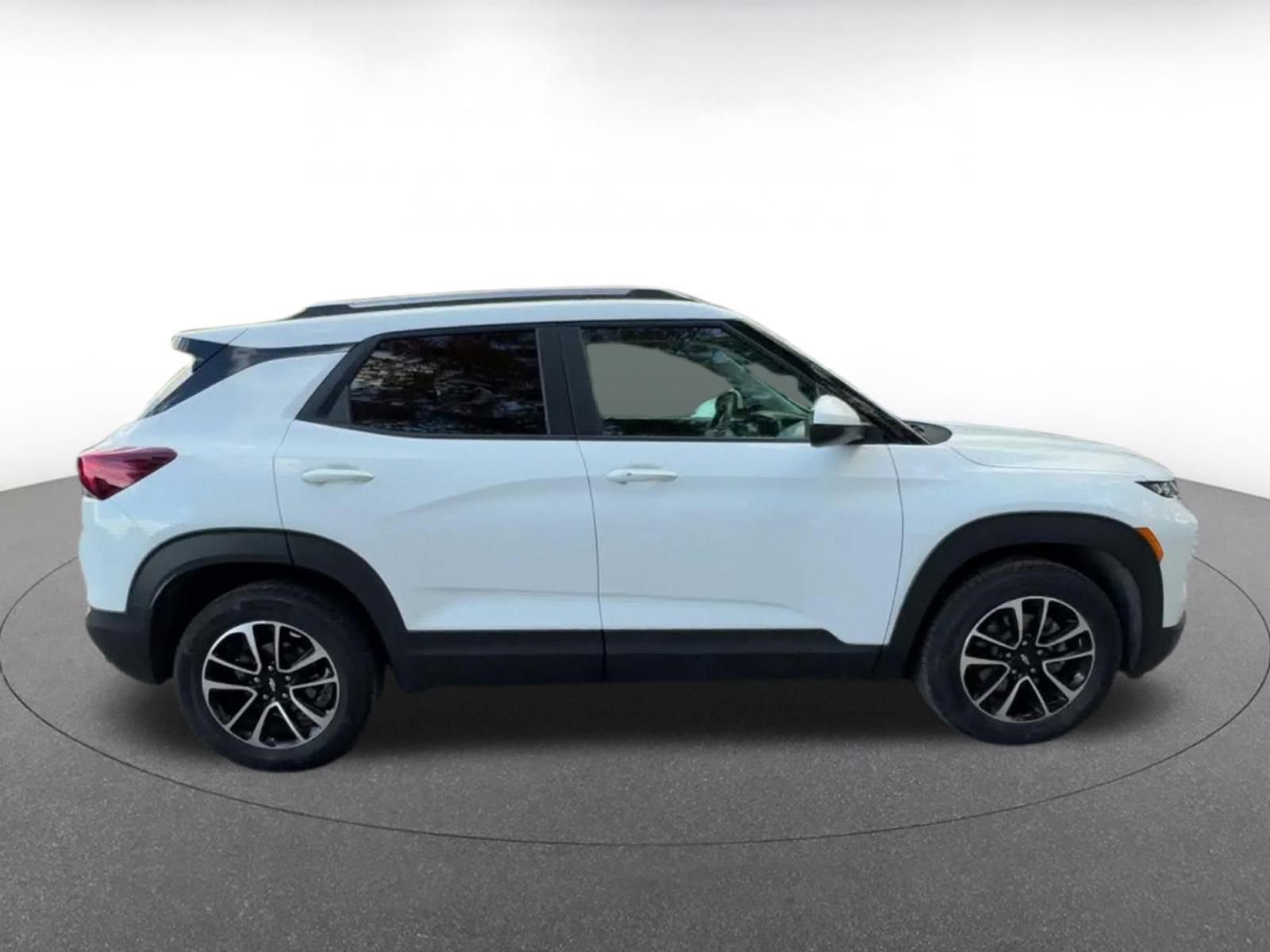 Thumbnail: 2025 Chevrolet TrailBlazer - 16