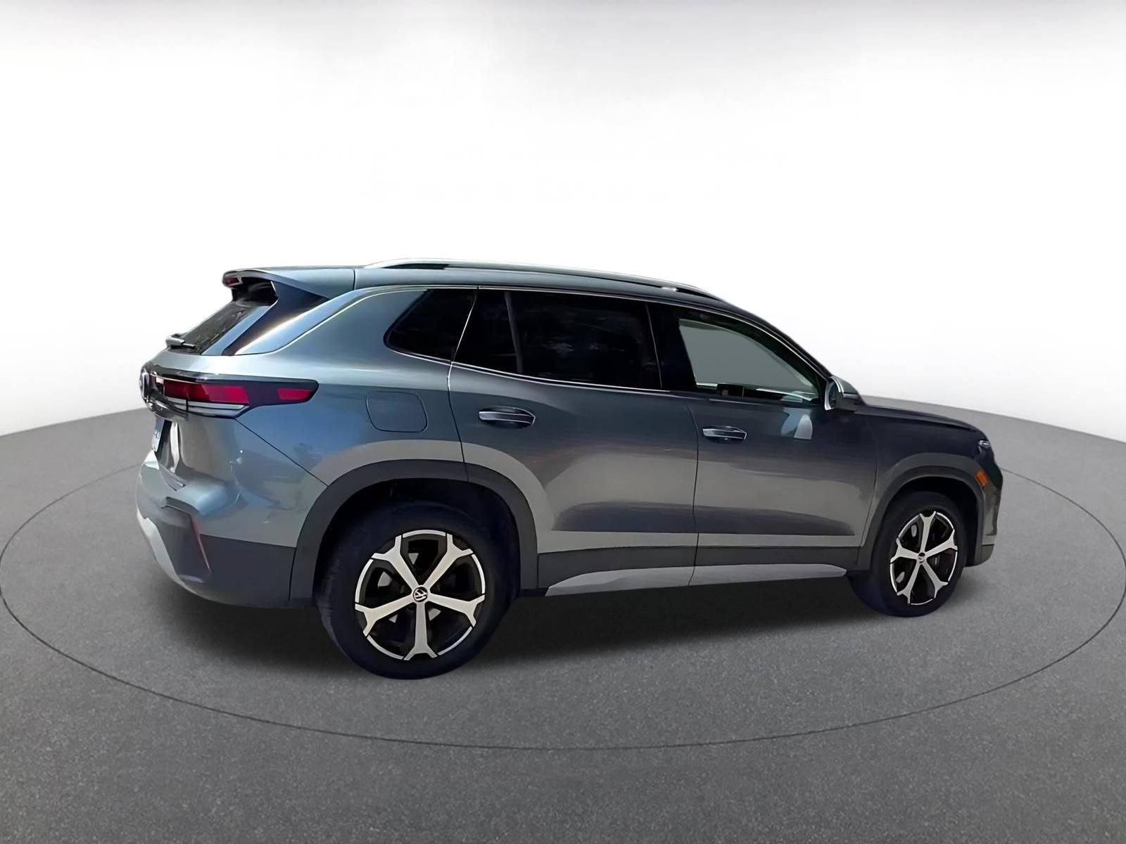 Thumbnail: 2026 Volkswagen Tiguan - 12