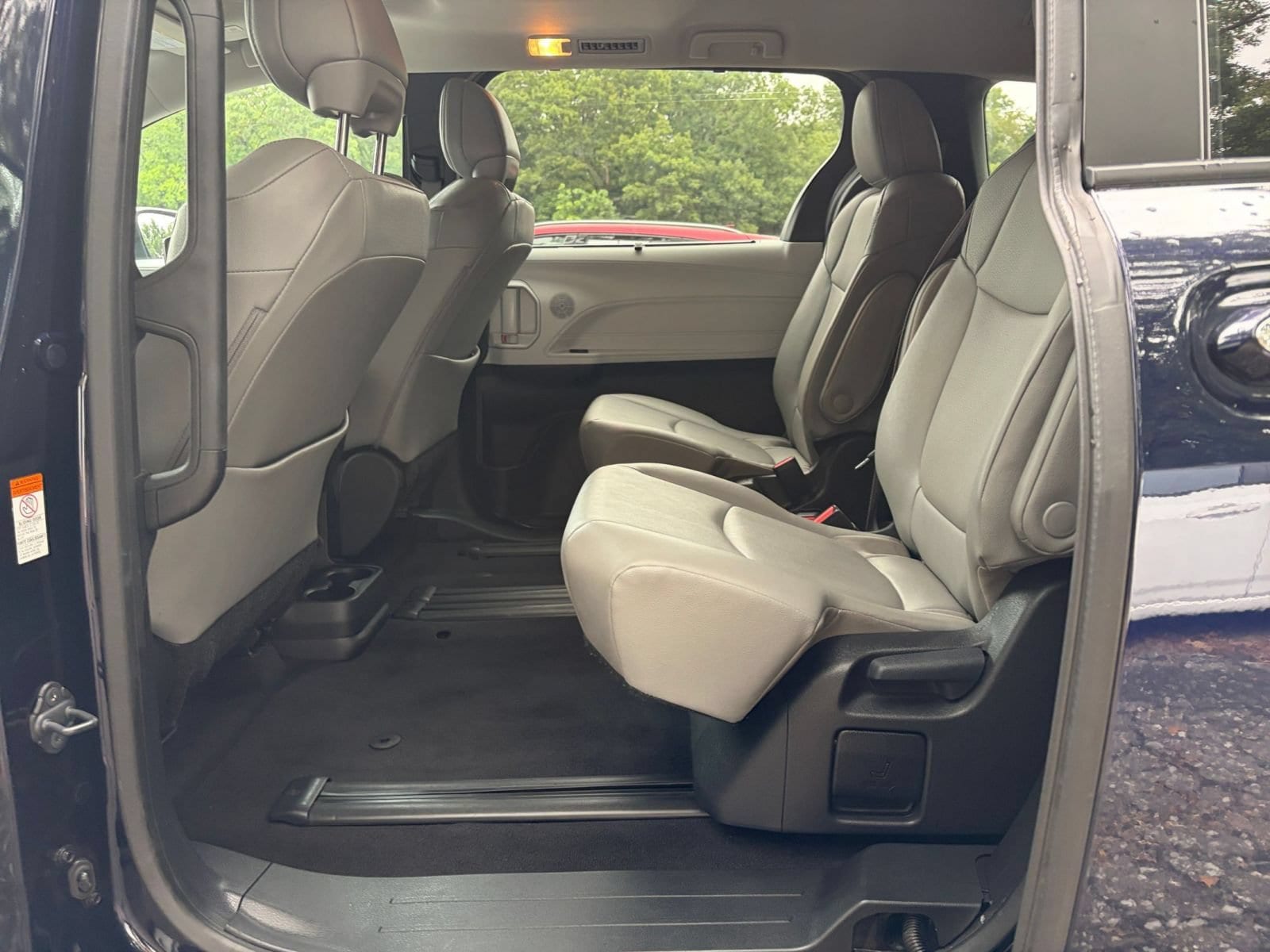 Thumbnail: 2025 Toyota Sienna - 26