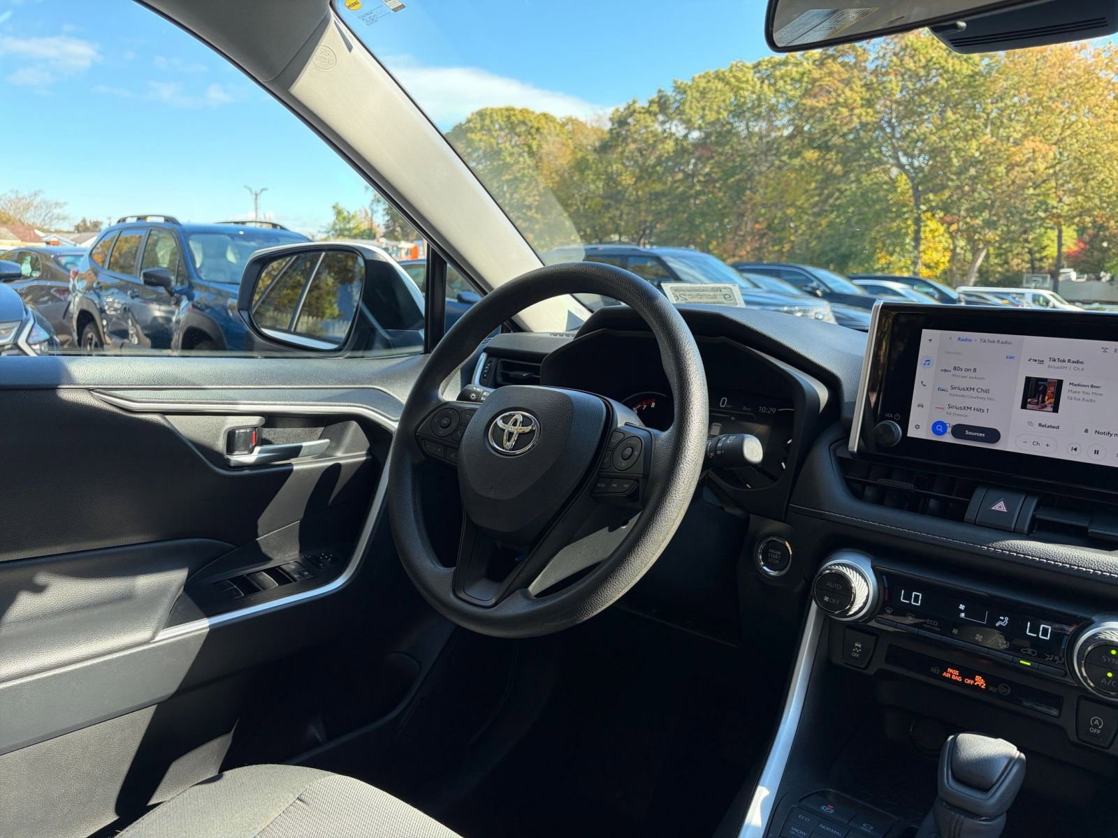 Thumbnail: 2025 Toyota RAV4 - 34