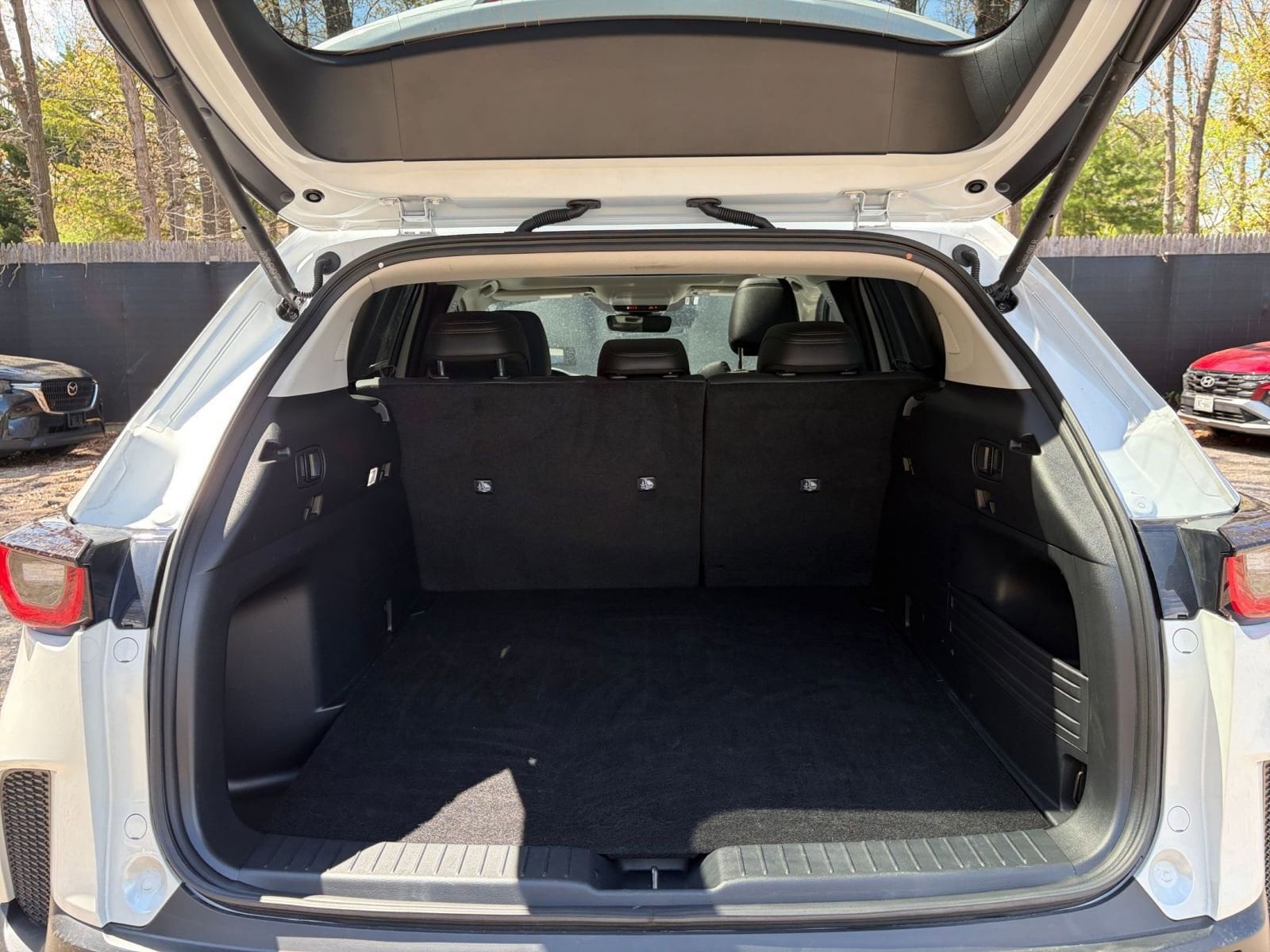 Thumbnail: 2025 Mazda CX-50 - 33