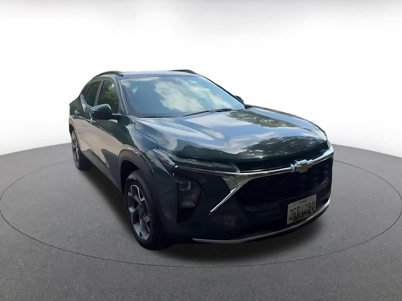 Thumbnail: 2025 Chevrolet Trax - 3