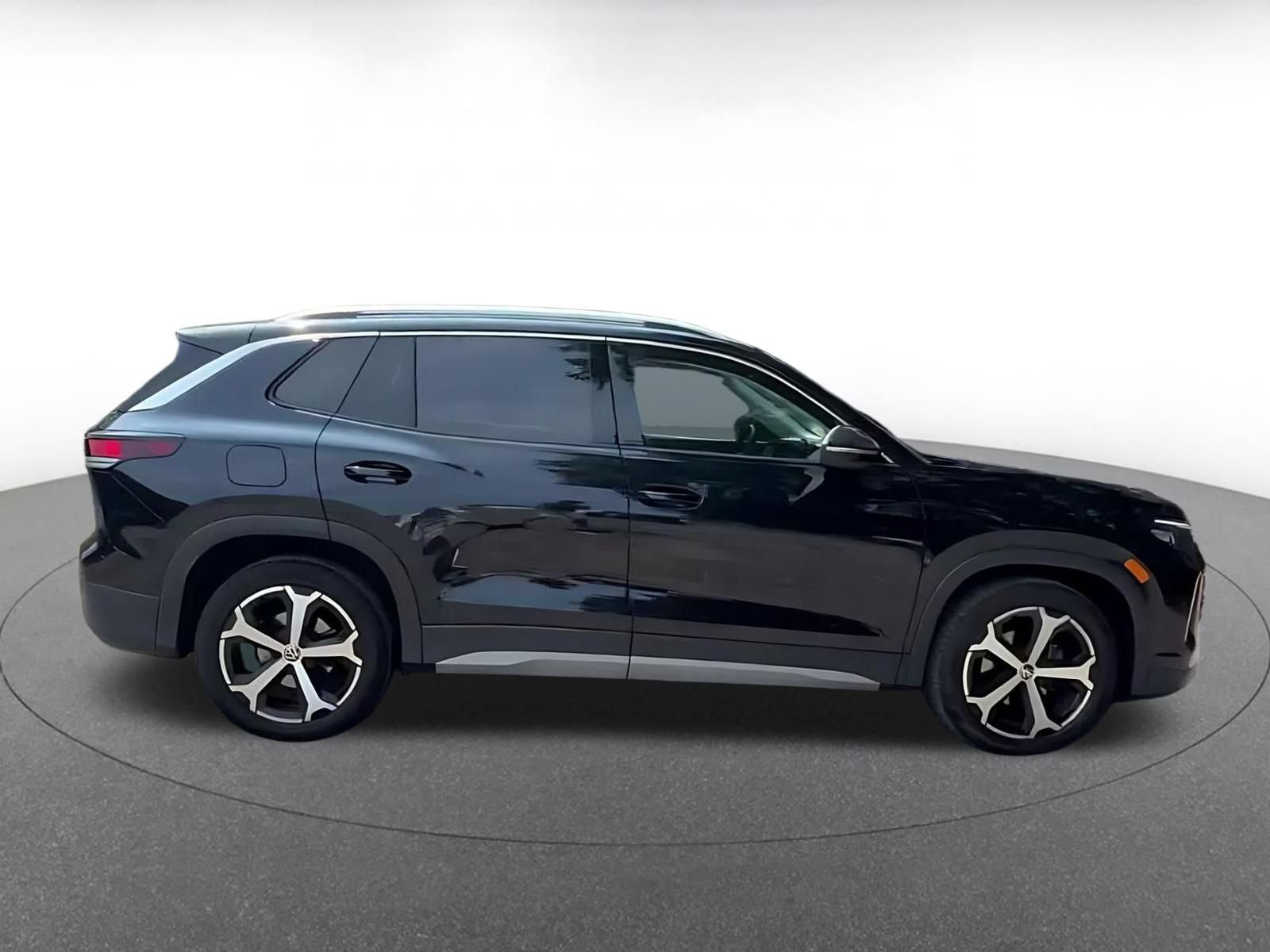 Thumbnail: 2026 Volkswagen Tiguan - 13
