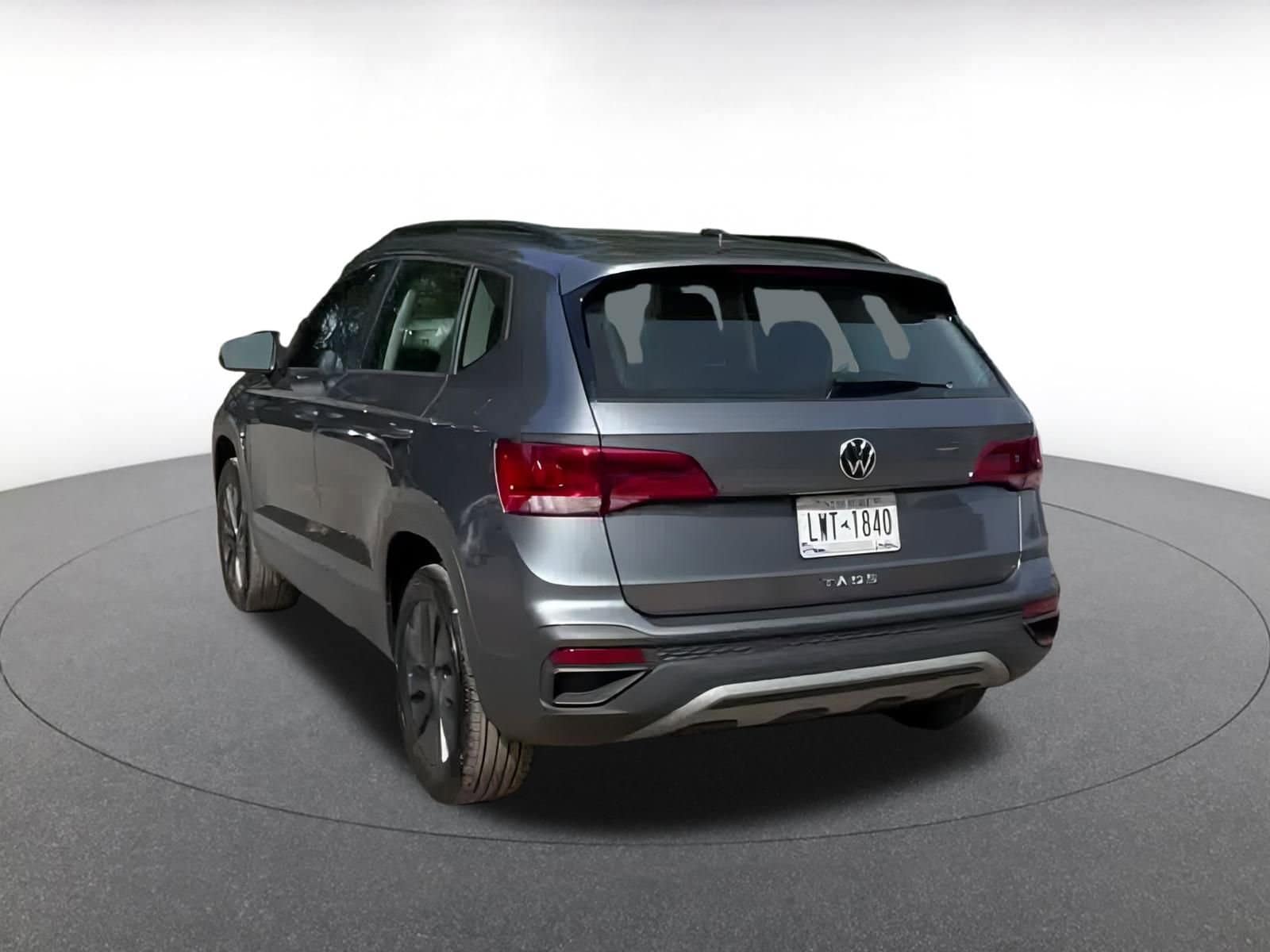 Thumbnail: 2024 Volkswagen Taos - 10