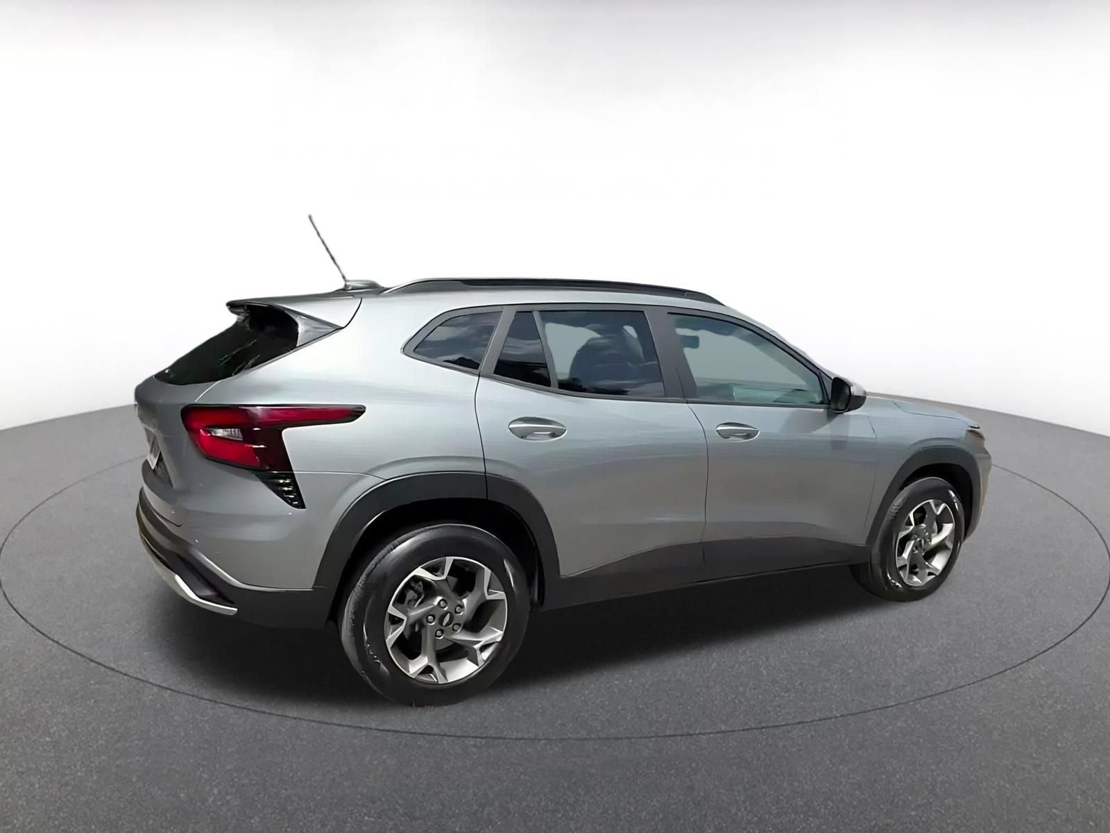 Thumbnail: 2025 Chevrolet Trax - 11