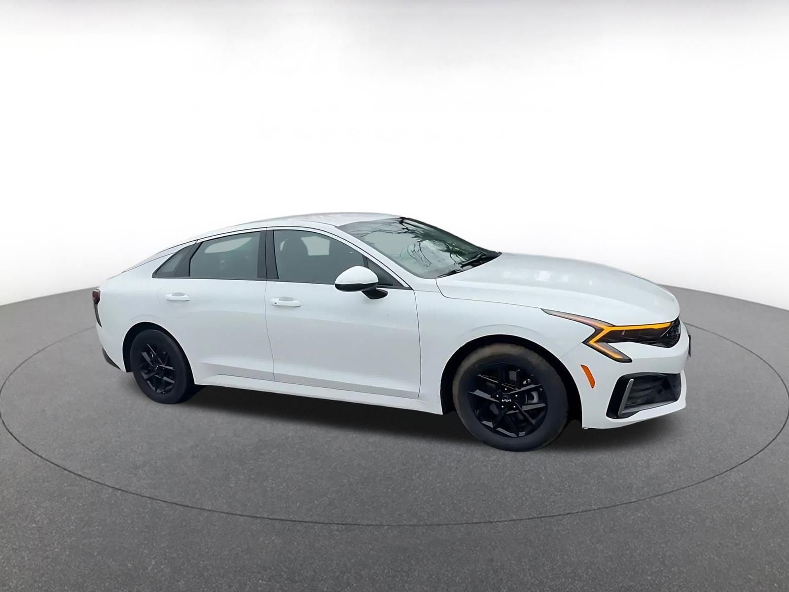 Thumbnail: 2025 Kia K5 - 2