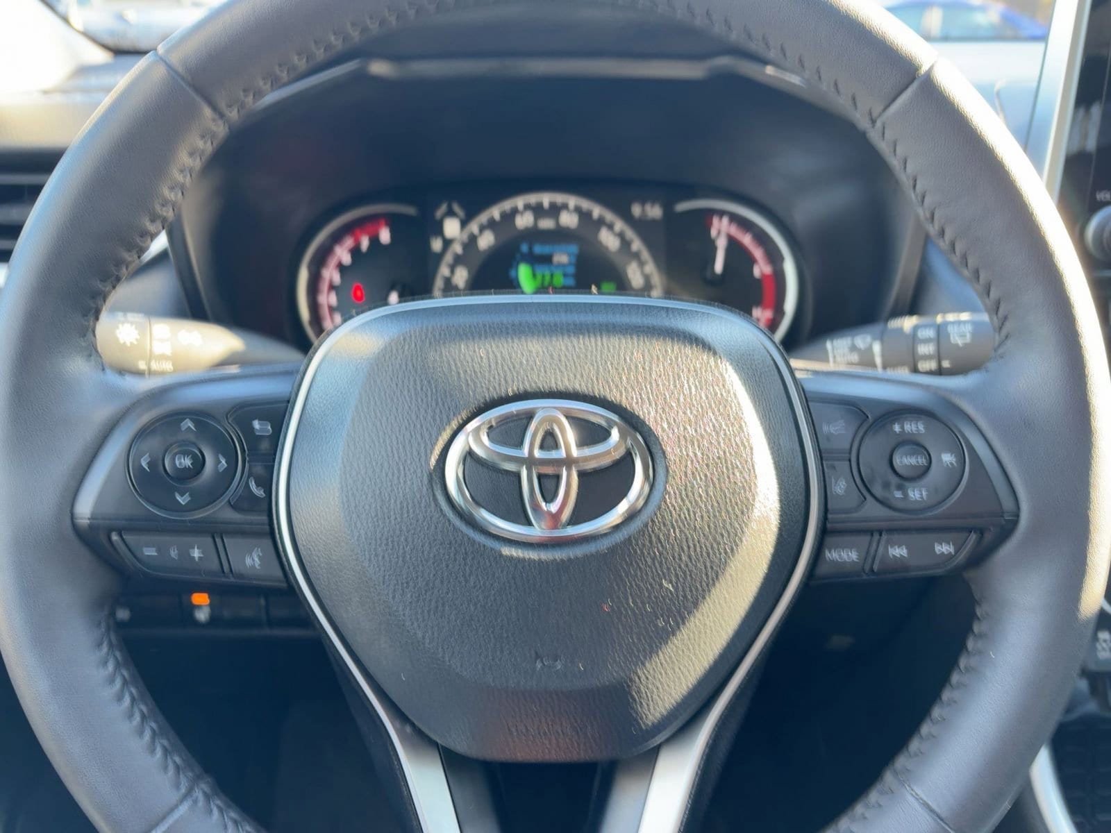 Thumbnail: 2025 Toyota RAV4 - 29