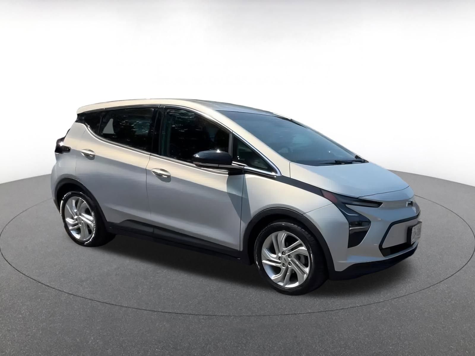 Thumbnail: 2023 Chevrolet Bolt EV - 2