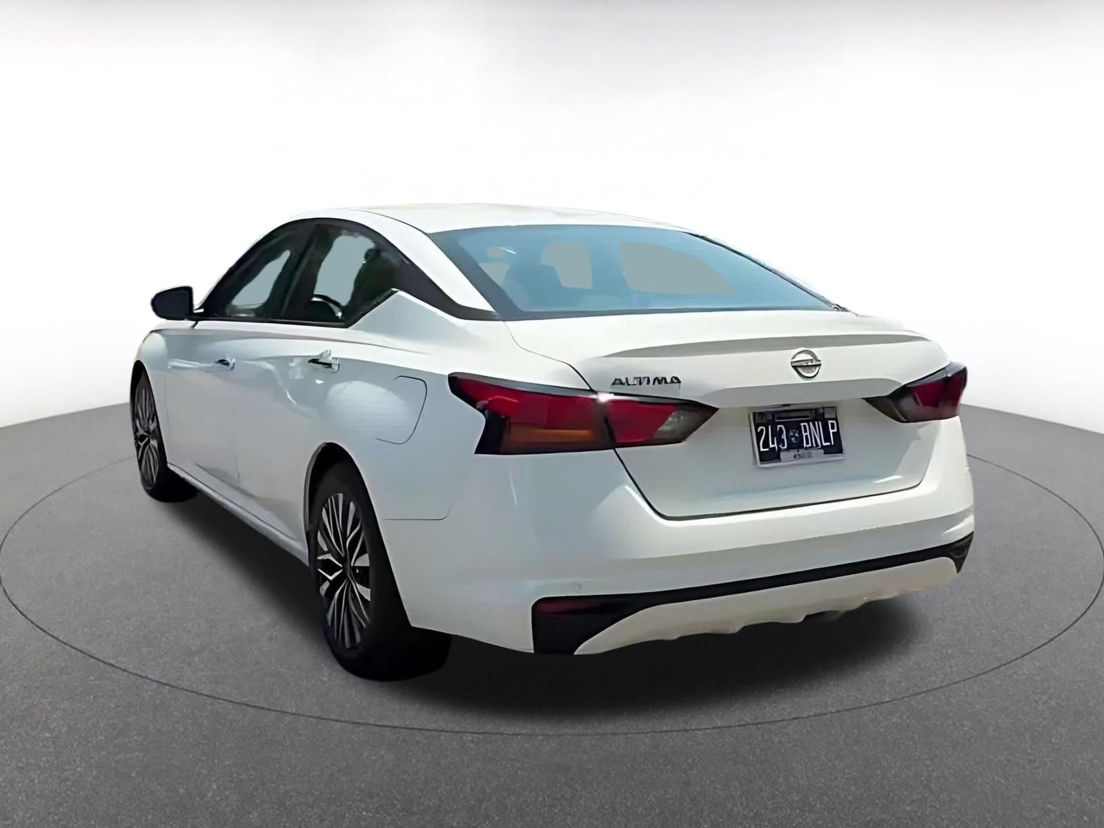 Thumbnail: 2025 Nissan Altima - 10