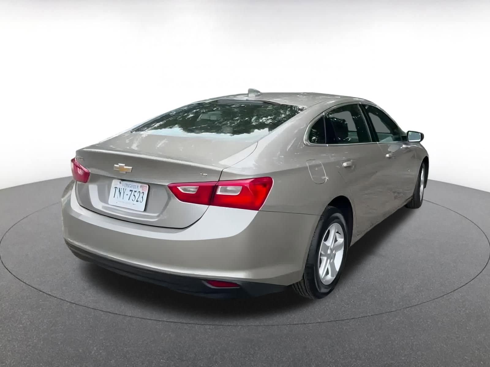 Thumbnail: 2023 Chevrolet Malibu - 14