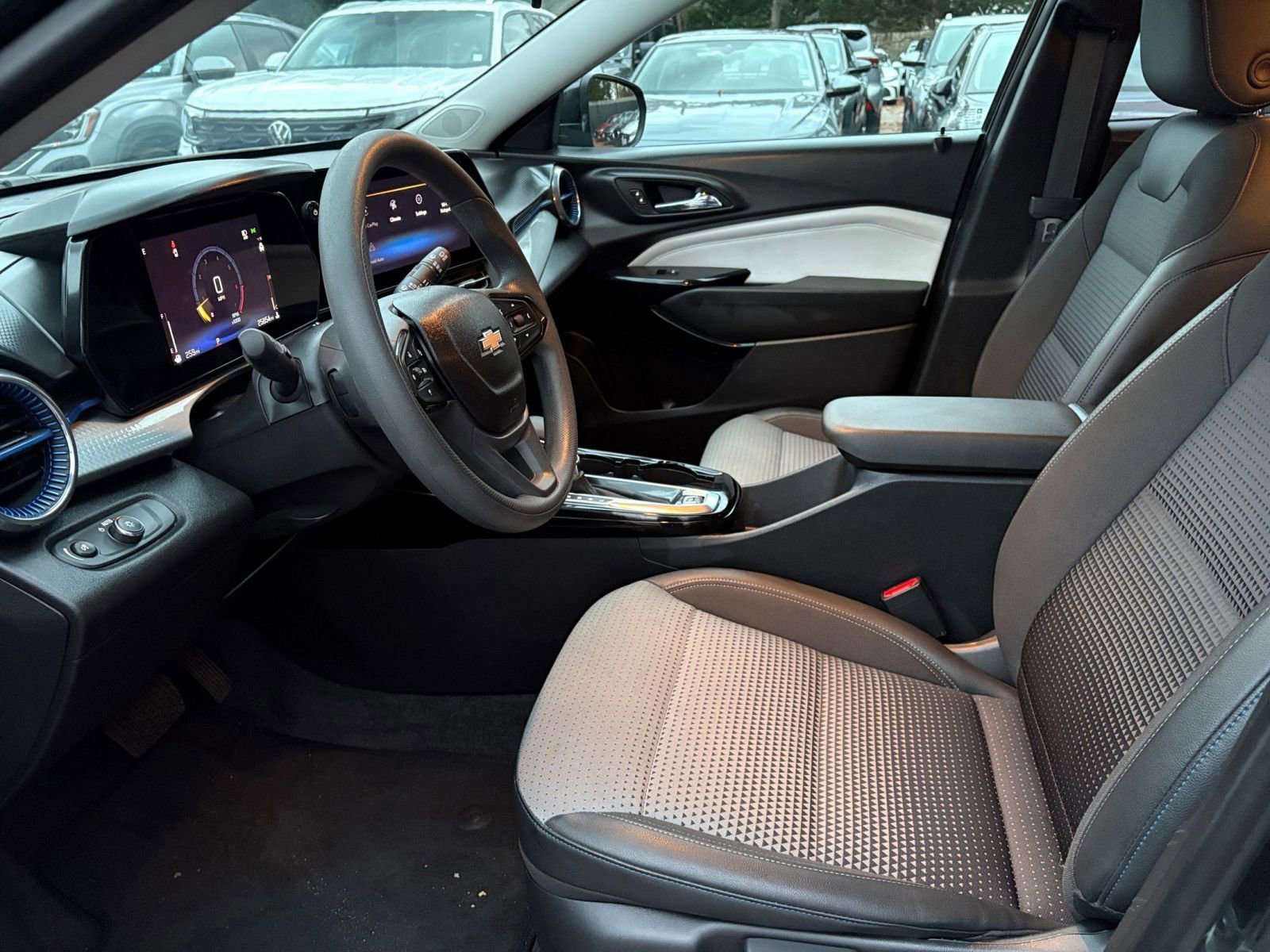 Thumbnail: 2025 Chevrolet Trax - 24