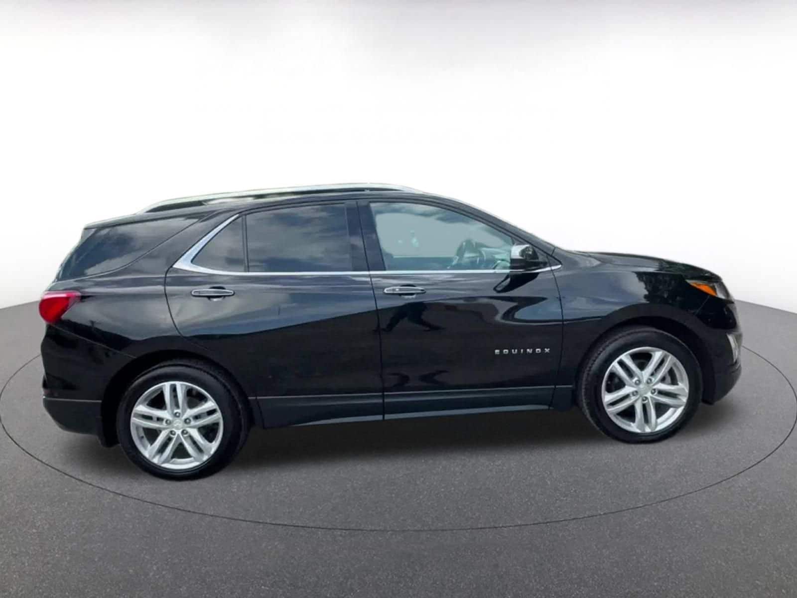 Thumbnail: 2020 Chevrolet Equinox - 16