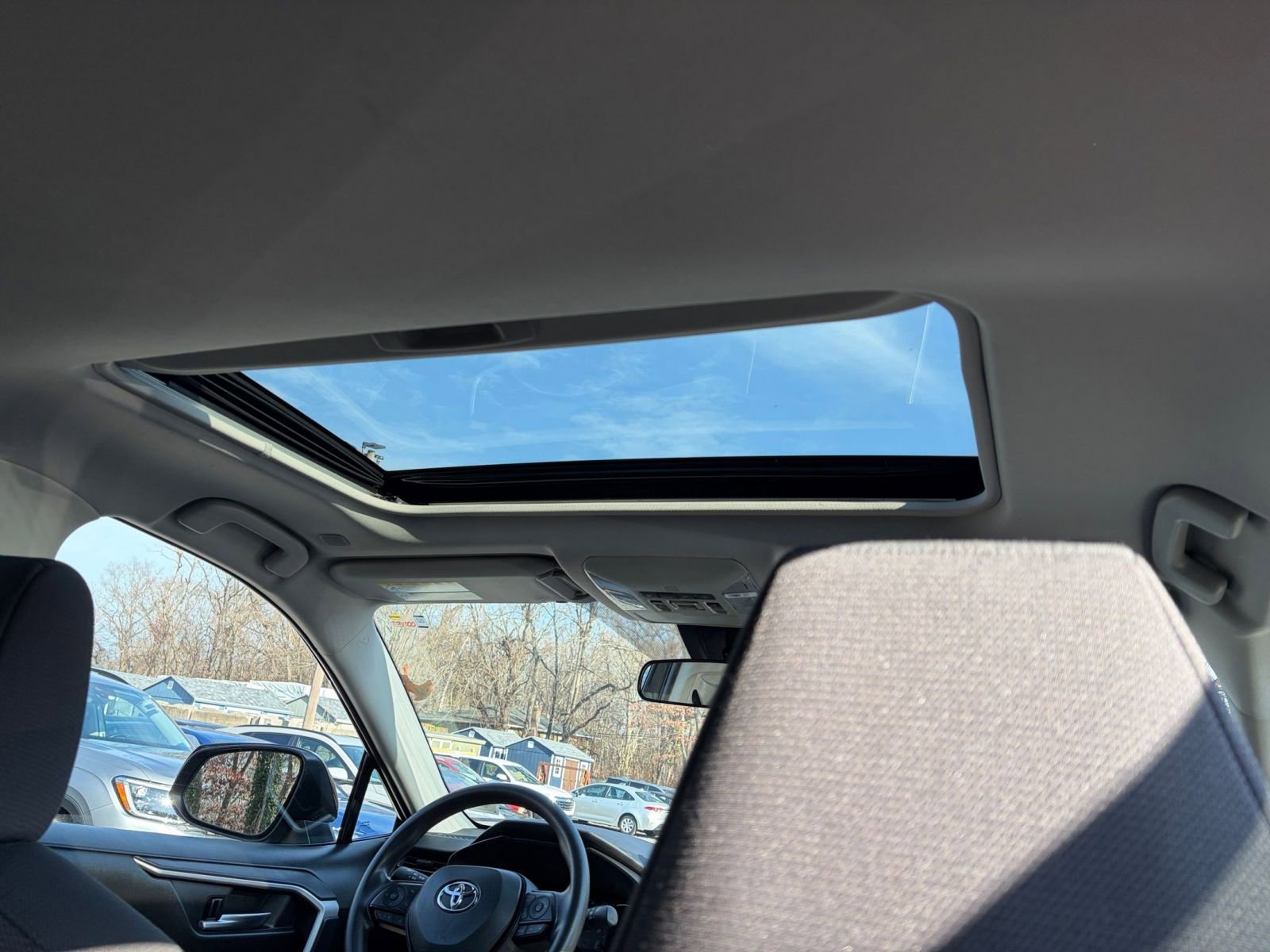 Thumbnail: 2025 Toyota RAV4 - 29