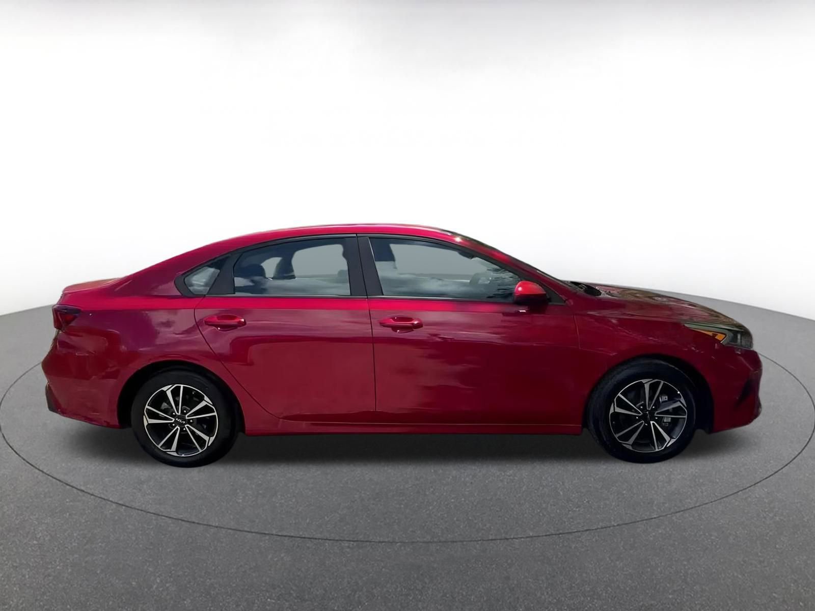 Thumbnail: 2024 Kia Forte - 13