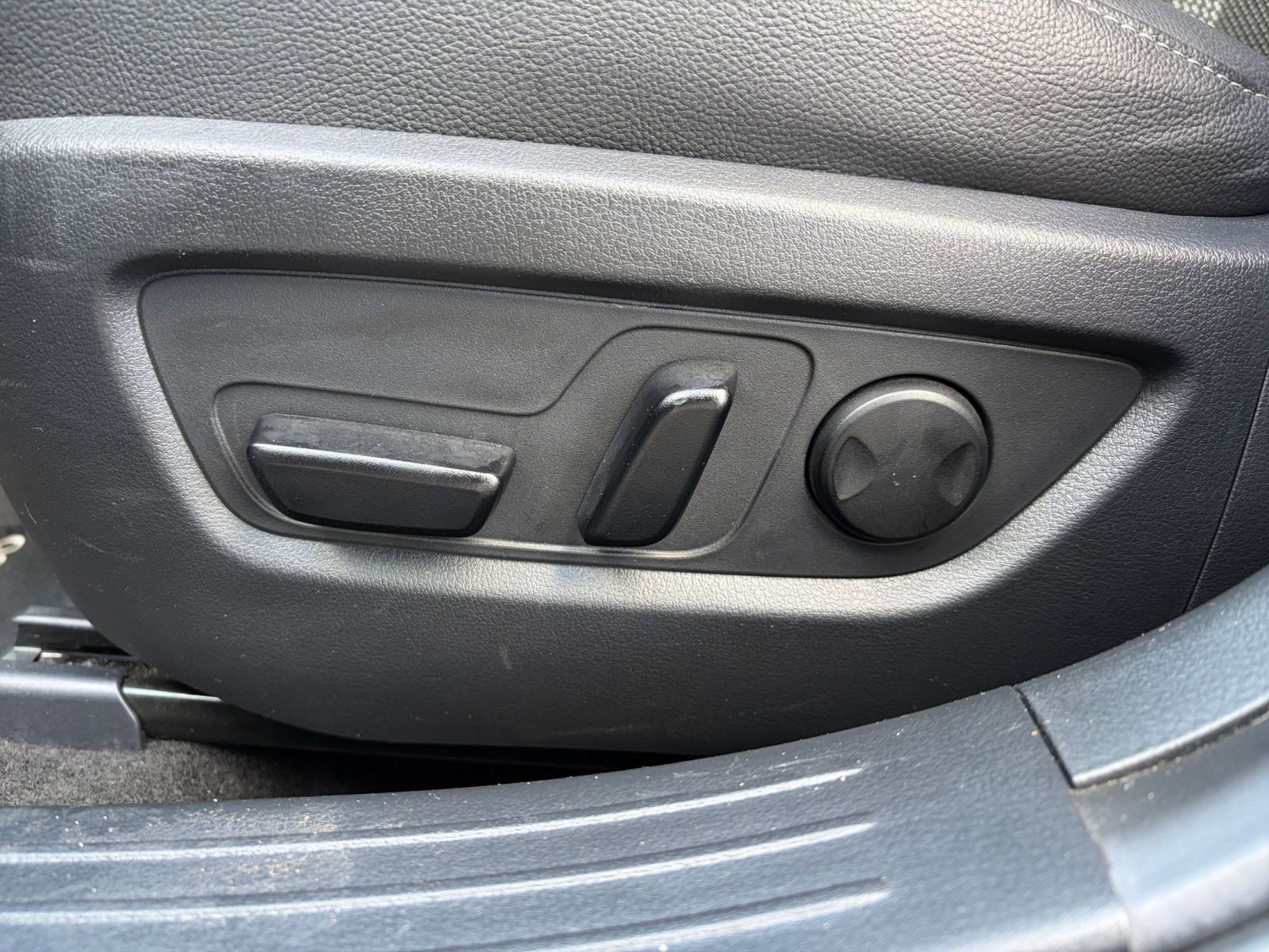 Thumbnail: 2025 Mazda CX-50 - 23