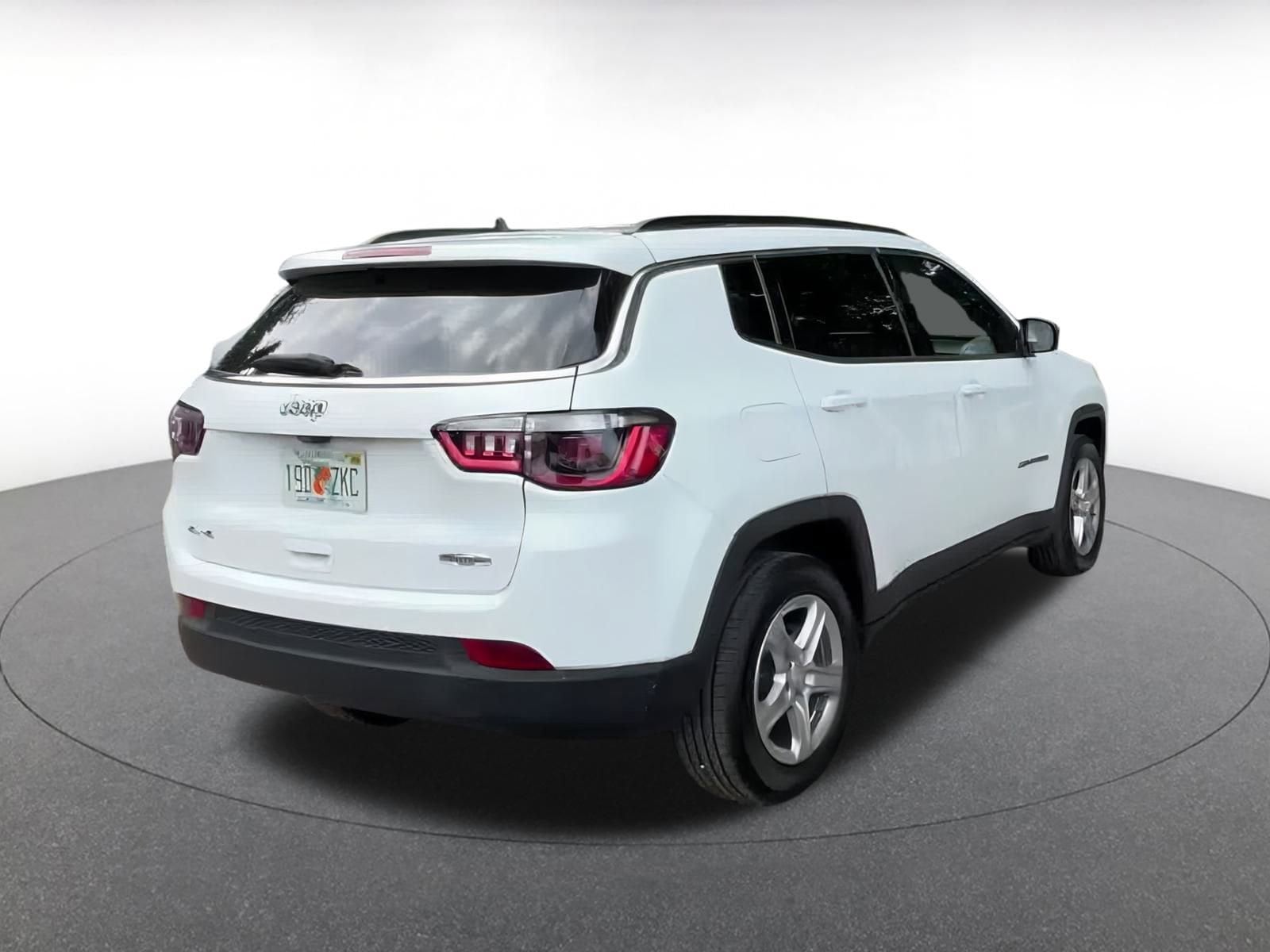 Thumbnail: 2023 Jeep Compass - 13
