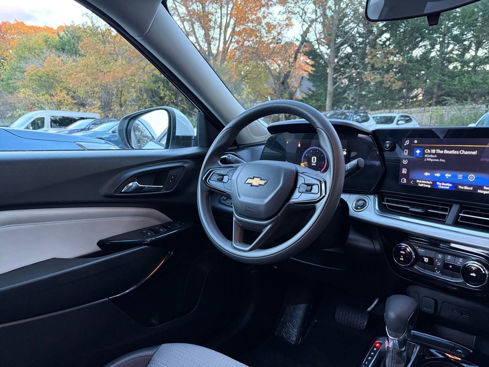 Thumbnail: 2025 Chevrolet Trax - 32