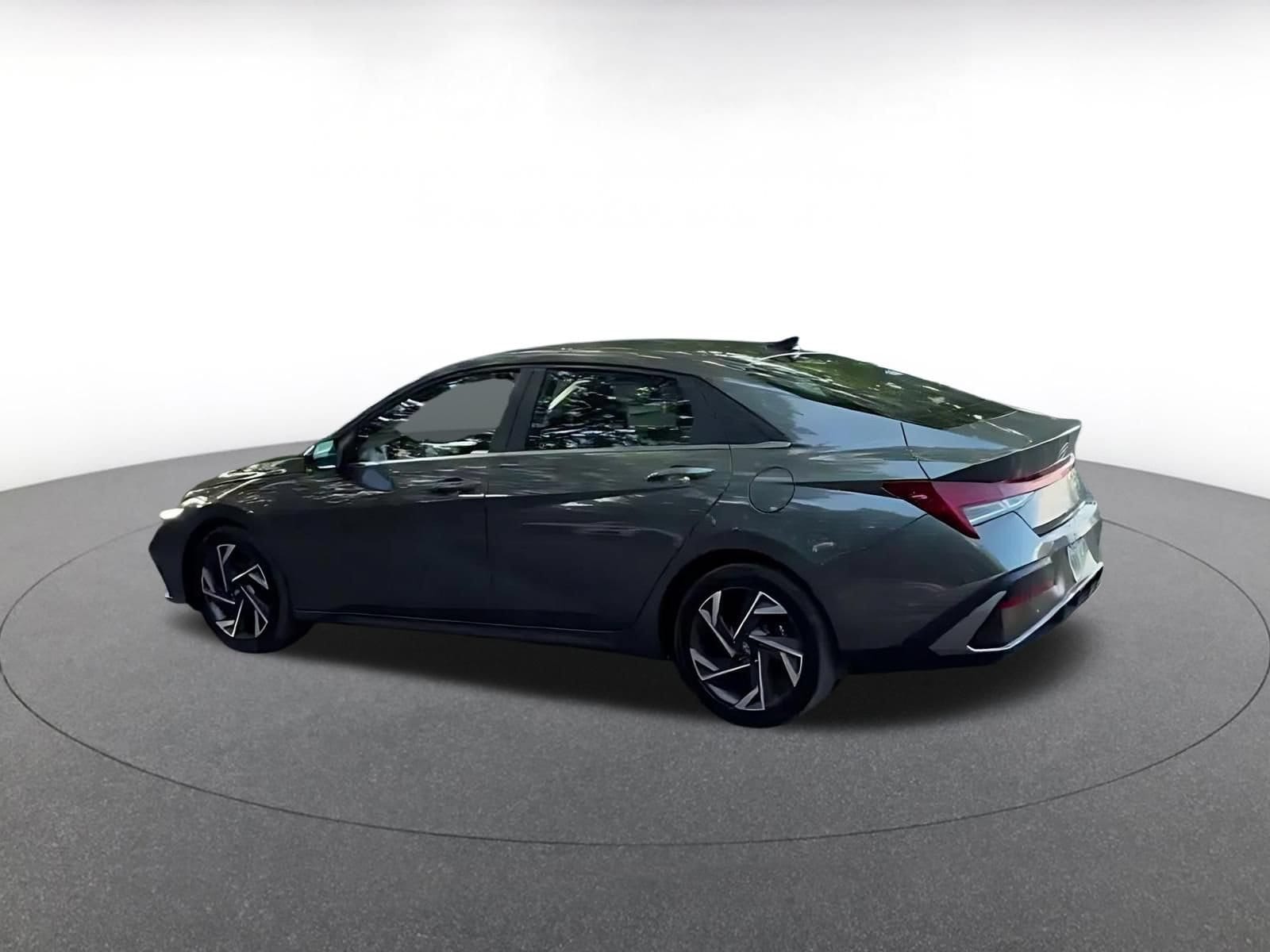 Thumbnail: 2025 Hyundai Elantra - 16