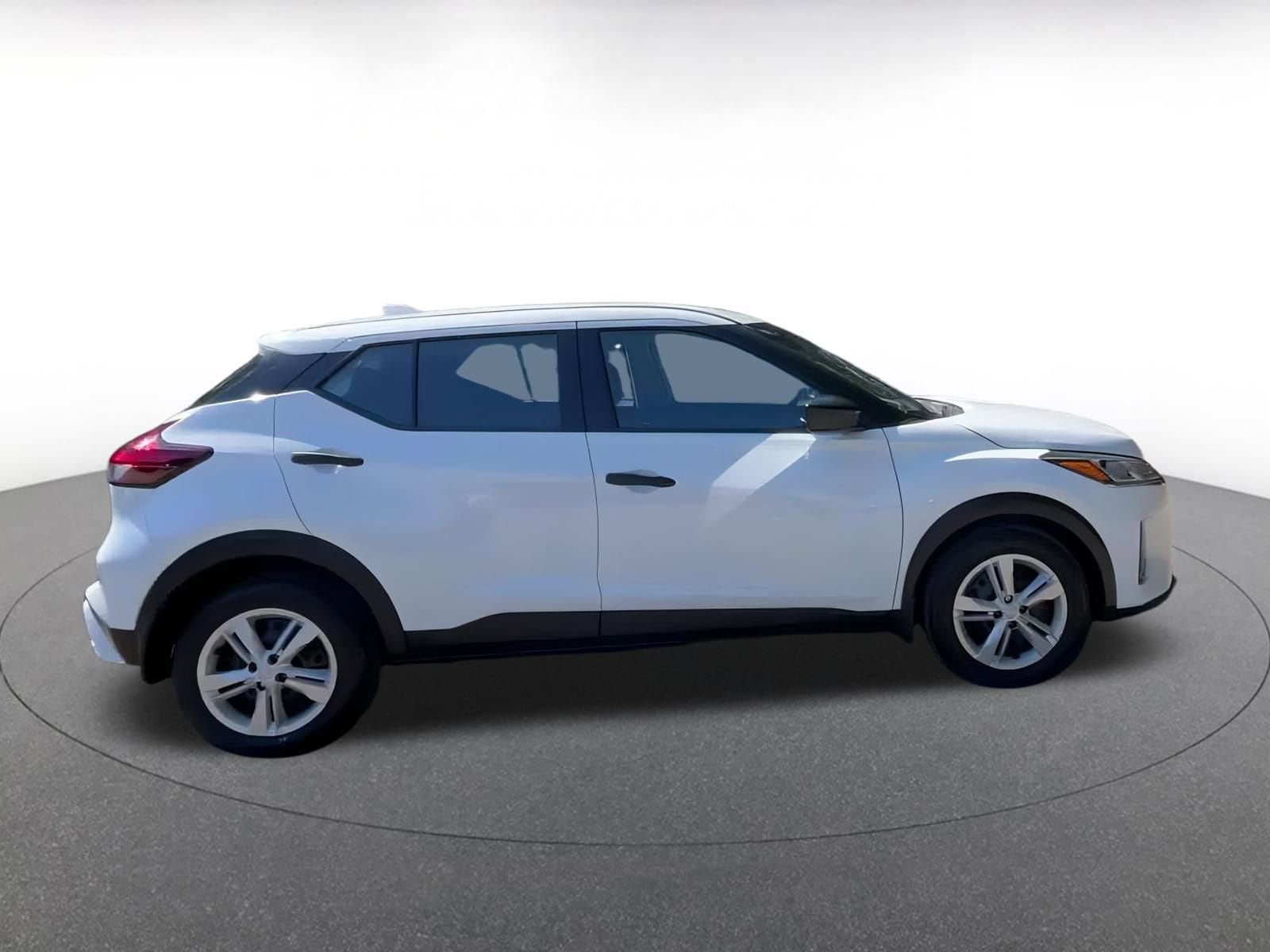 Thumbnail: 2024 Nissan Kicks - 15