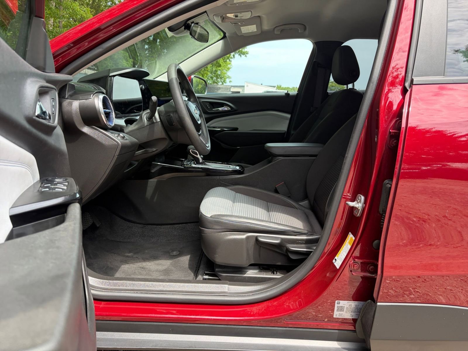 Thumbnail: 2025 Chevrolet Trax - 25