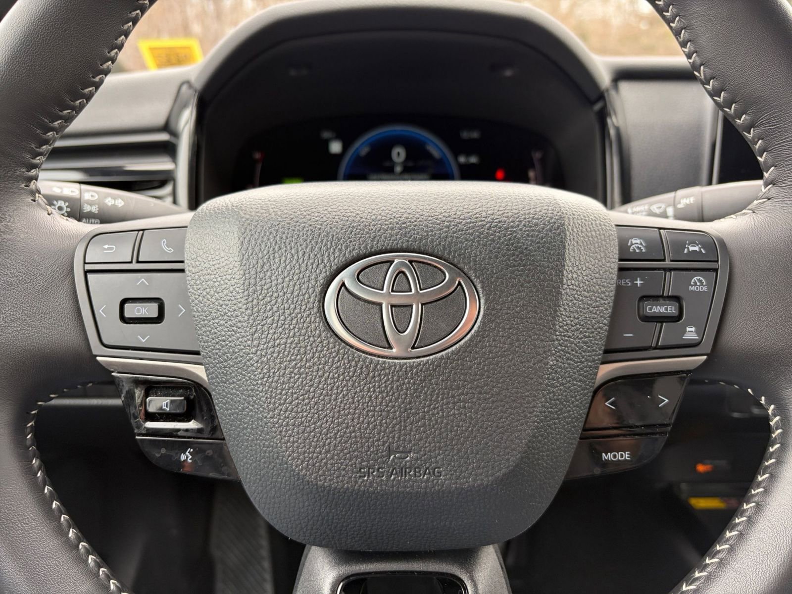 Thumbnail: 2025 Toyota Camry - 27