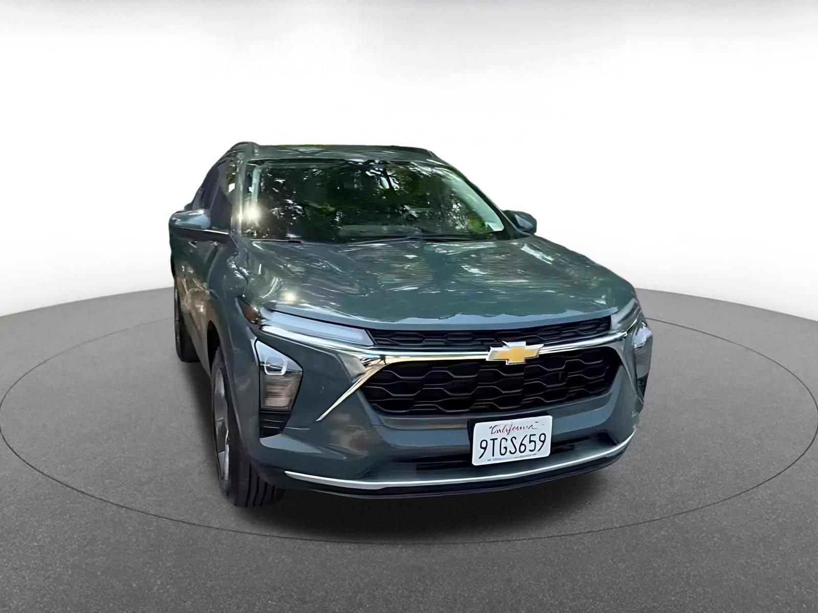 Thumbnail: 2025 Chevrolet Trax - 3