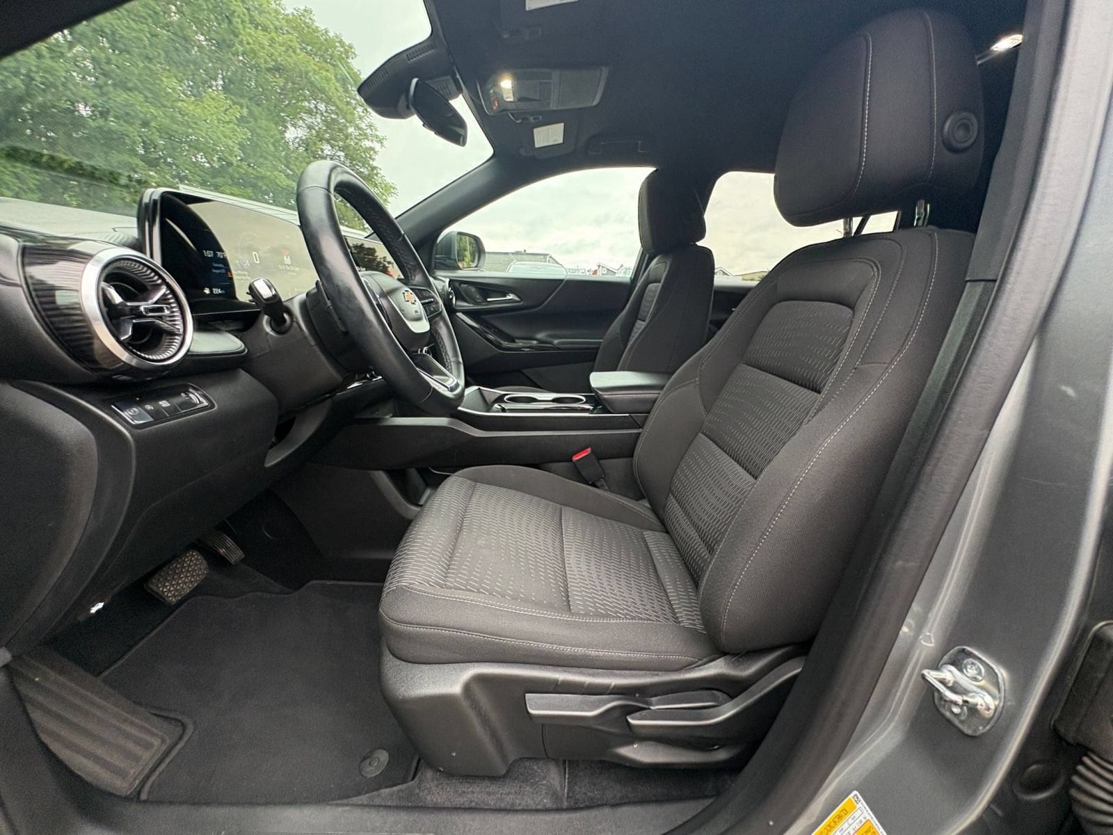 Thumbnail: 2025 Chevrolet Equinox - 26