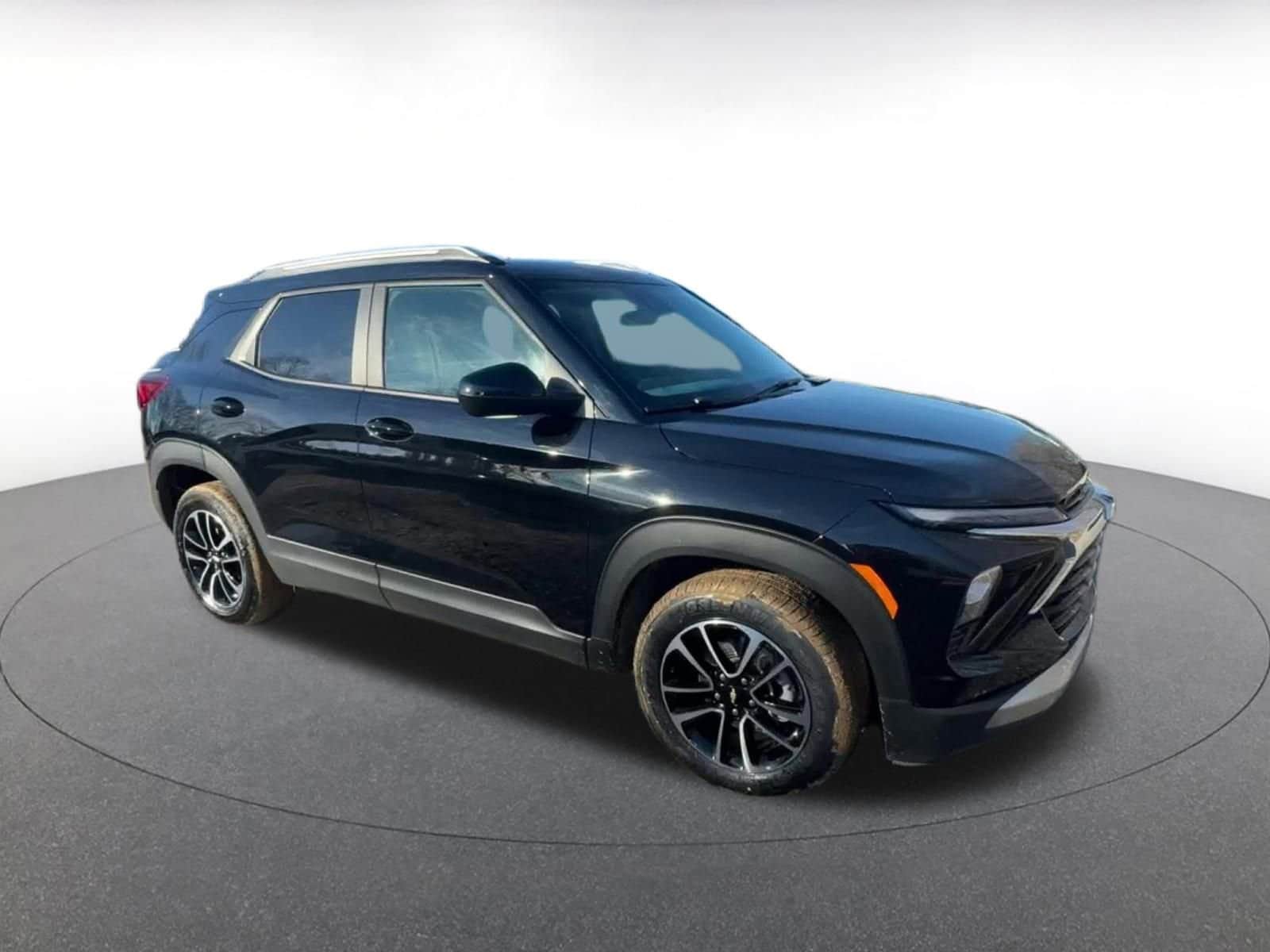 Thumbnail: 2025 Chevrolet TrailBlazer - 2