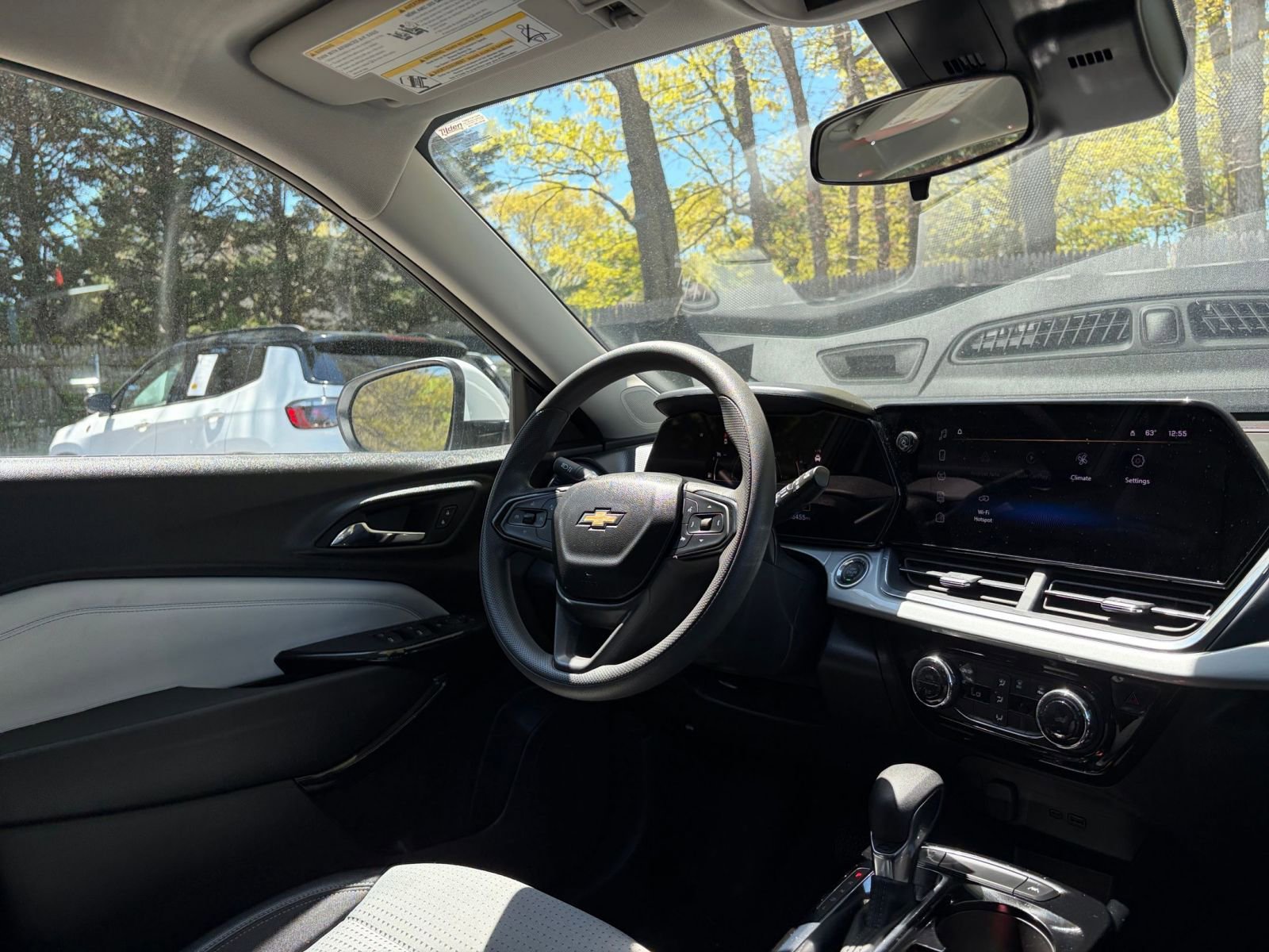 Thumbnail: 2025 Chevrolet Trax - 33