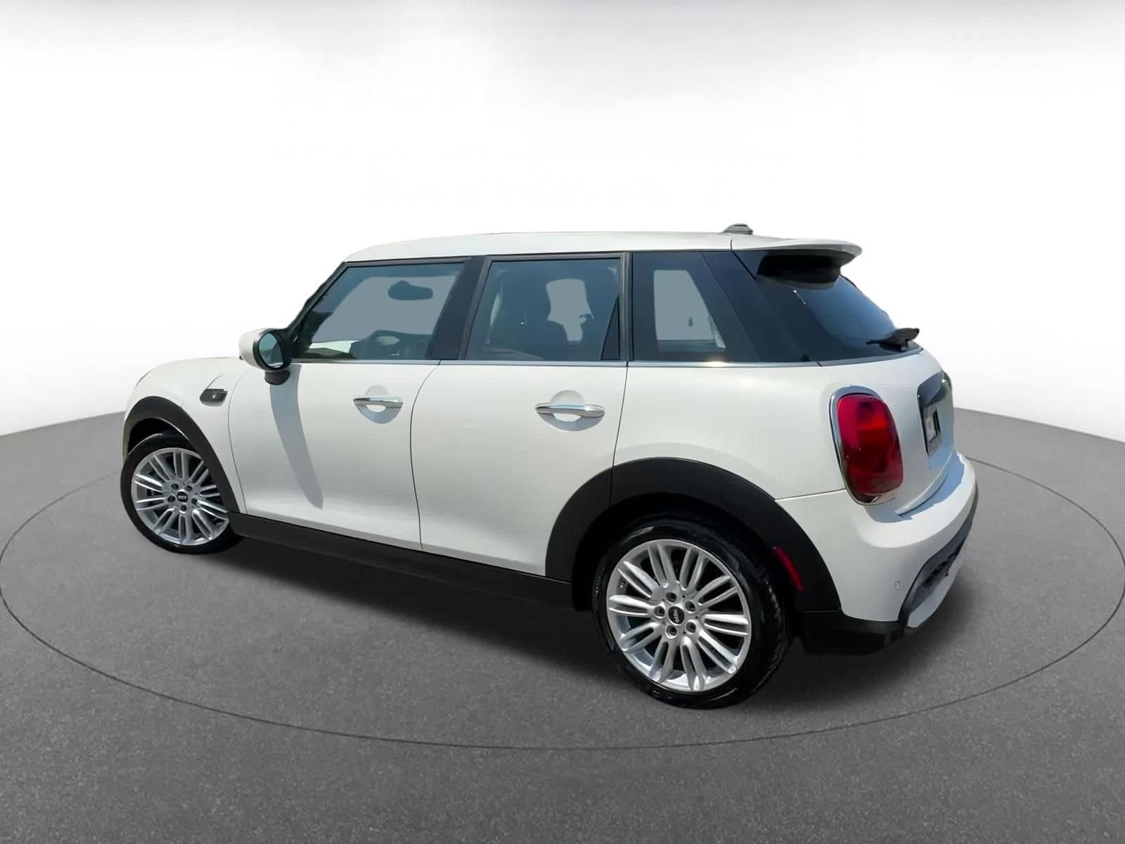 Thumbnail: 2024 MINI Cooper Hardtop - 10