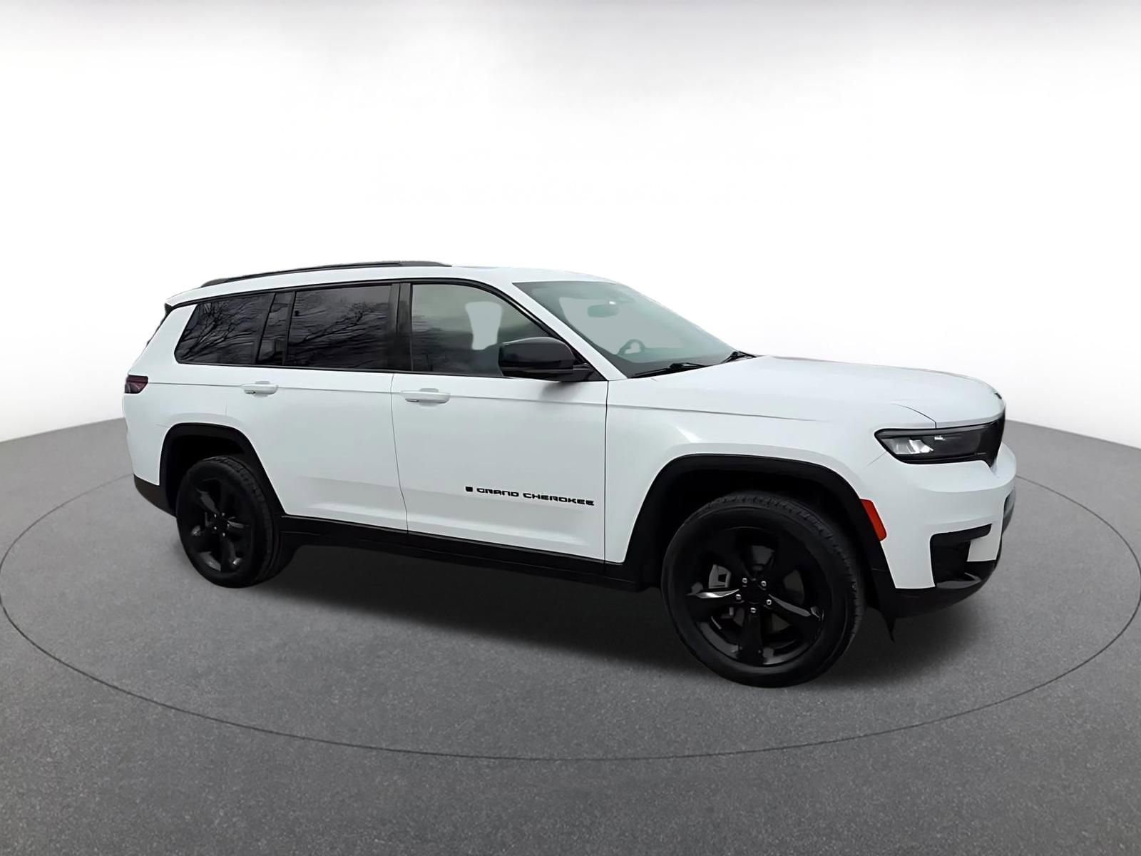 Thumbnail: 2023 Jeep Grand Cherokee - 2