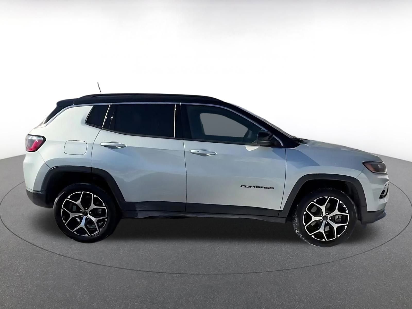 Thumbnail: 2025 Jeep Compass - 15