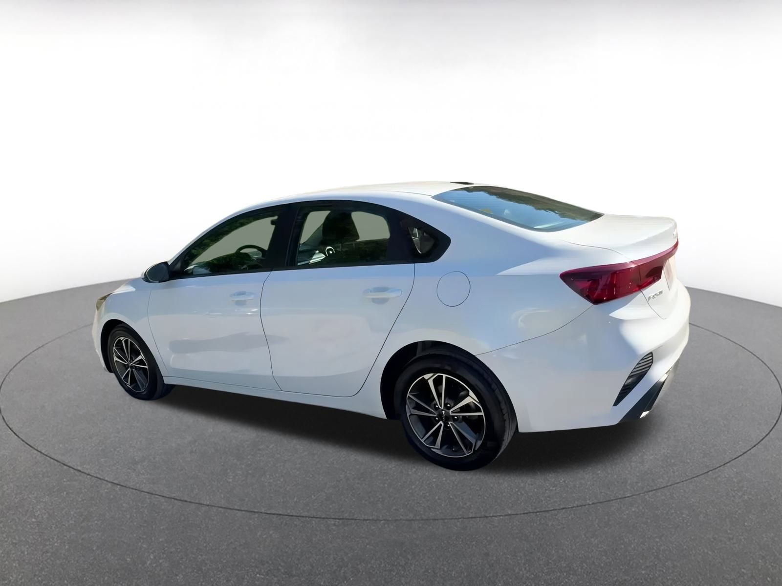 Thumbnail: 2024 Kia Forte - 10