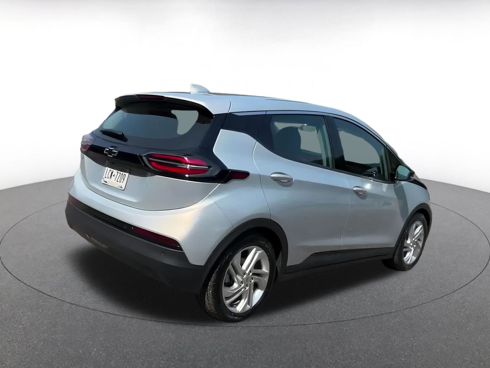 Thumbnail: 2023 Chevrolet Bolt EV - 15