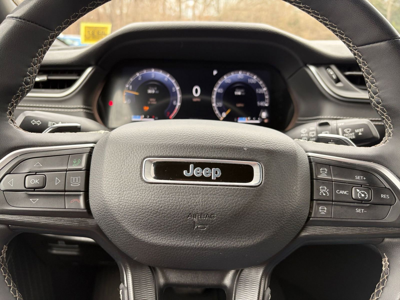 Thumbnail: 2023 Jeep Grand Cherokee - 29