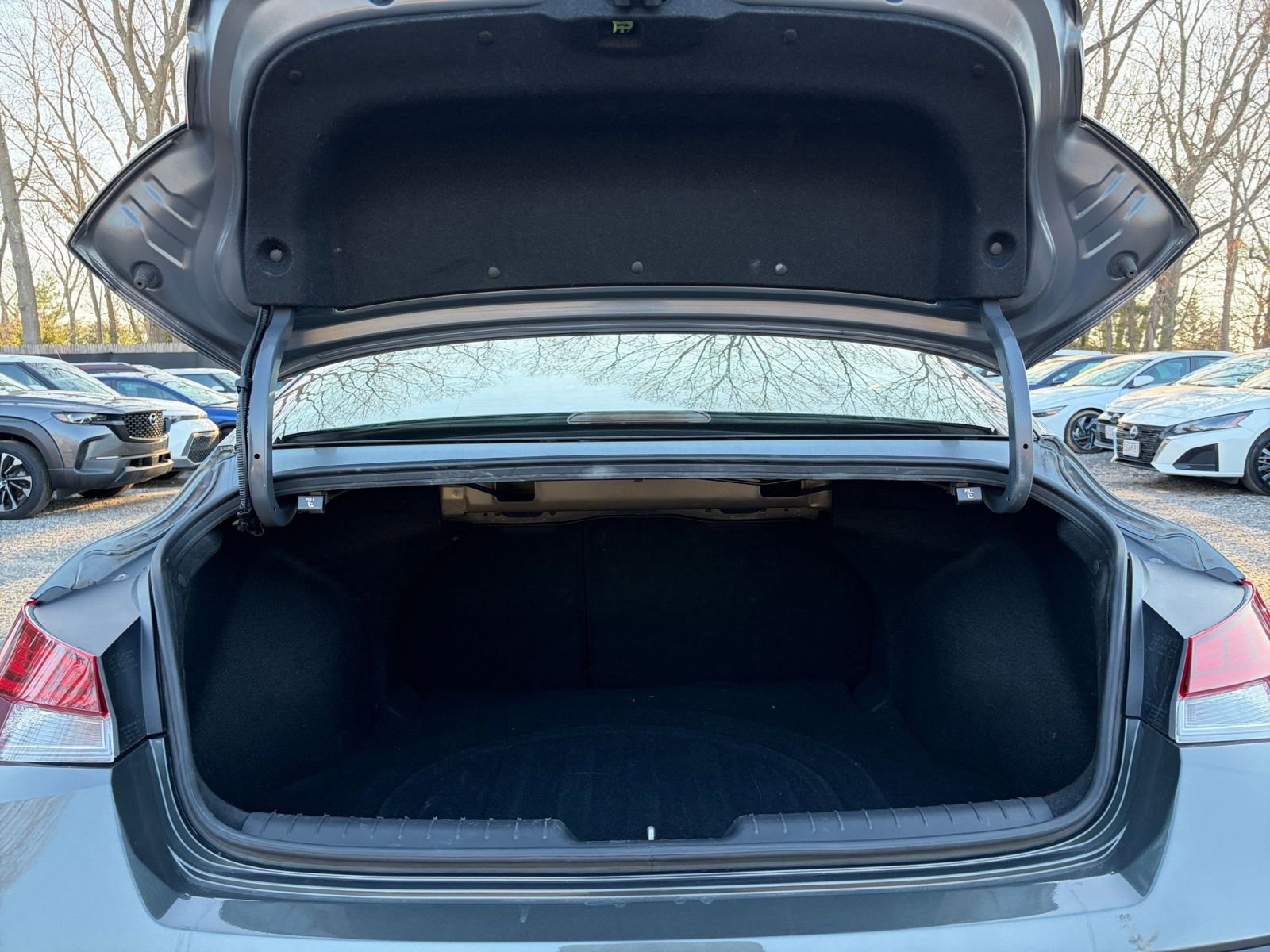 Thumbnail: 2025 Hyundai Elantra - 32