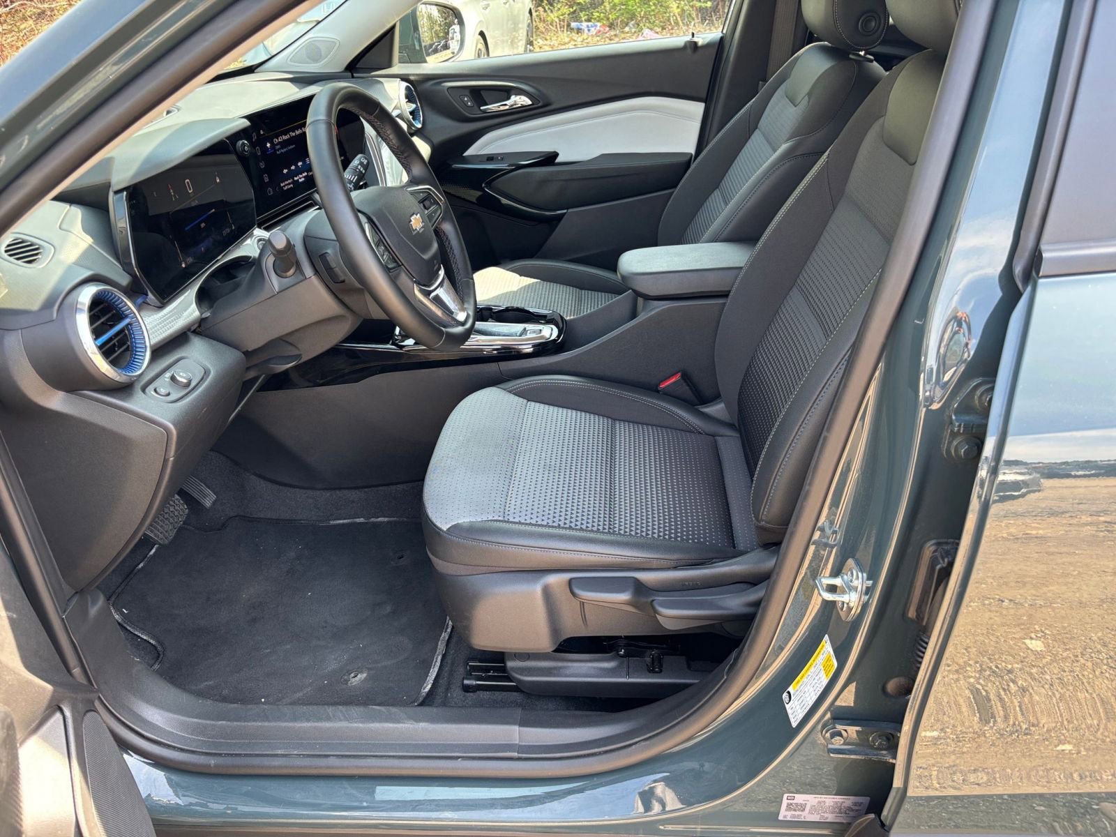 Thumbnail: 2025 Chevrolet Trax - 28