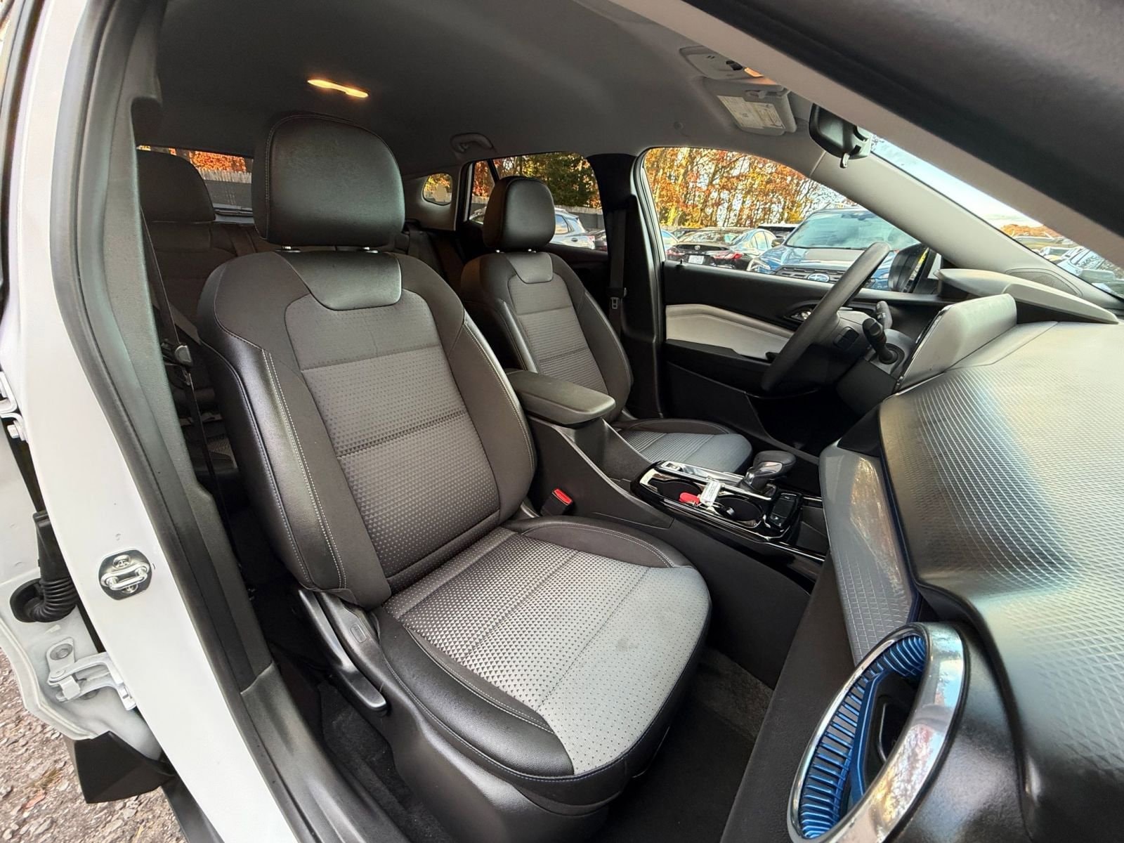 Thumbnail: 2025 Chevrolet Trax - 34