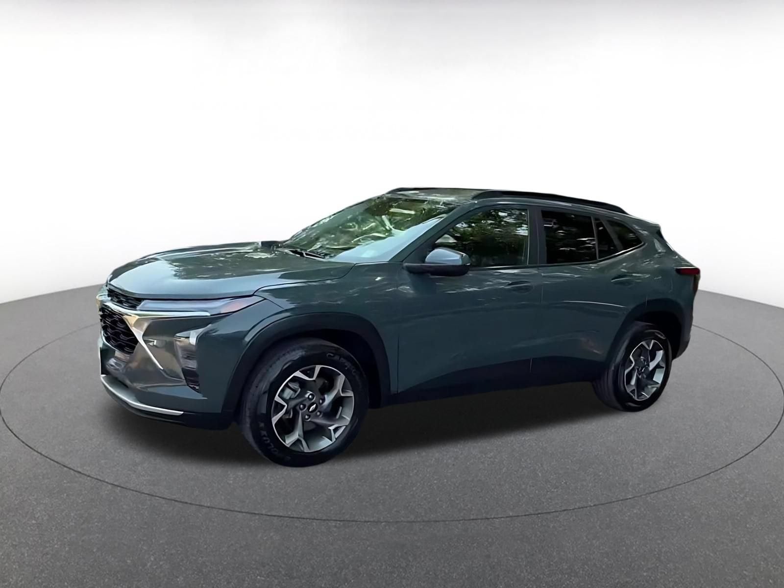 Thumbnail: 2025 Chevrolet Trax - 8