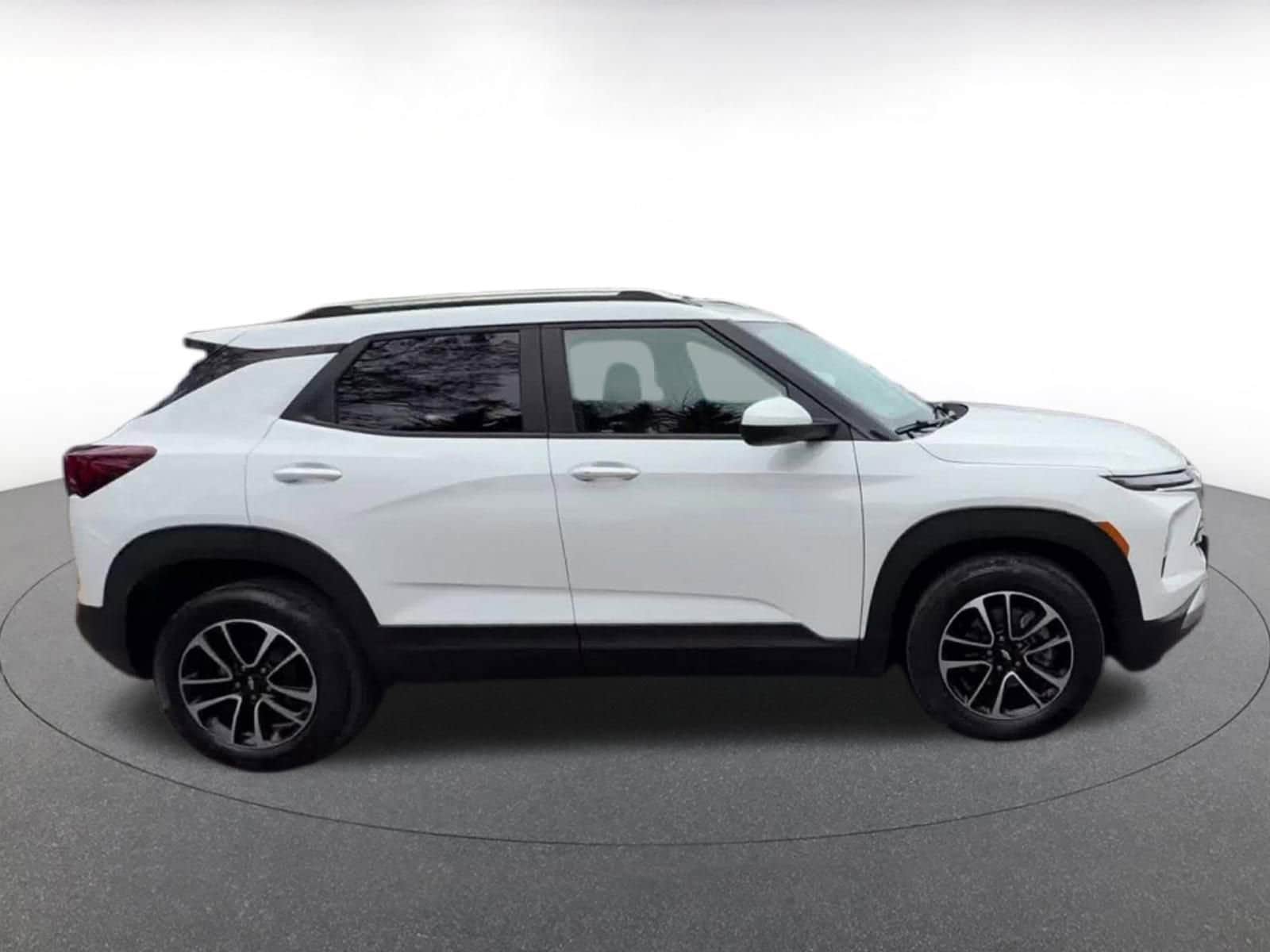 Thumbnail: 2025 Chevrolet TrailBlazer - 16