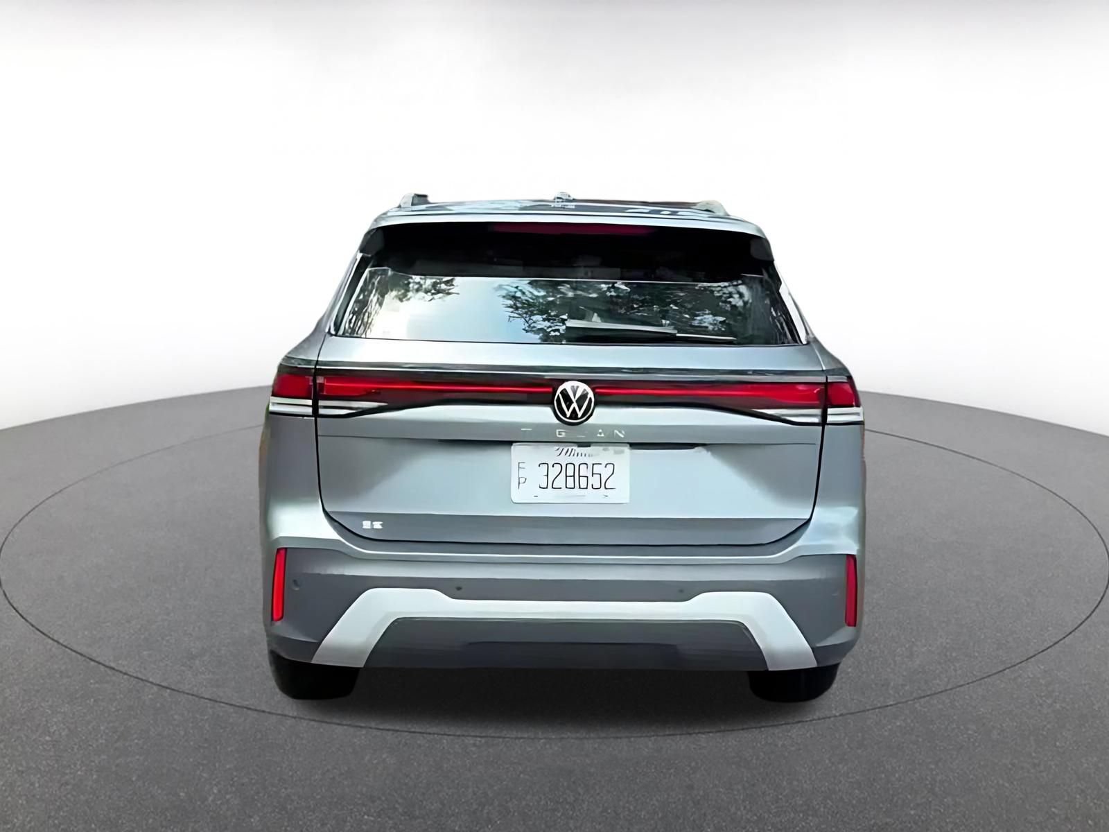 Thumbnail: 2026 Volkswagen Tiguan - 12