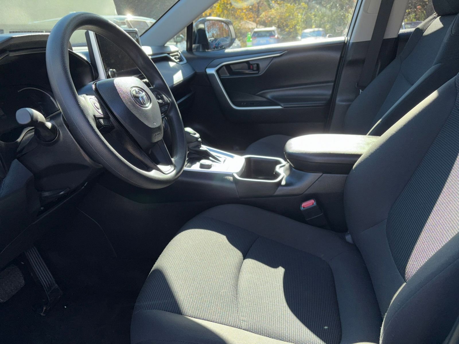 Thumbnail: 2025 Toyota RAV4 - 25